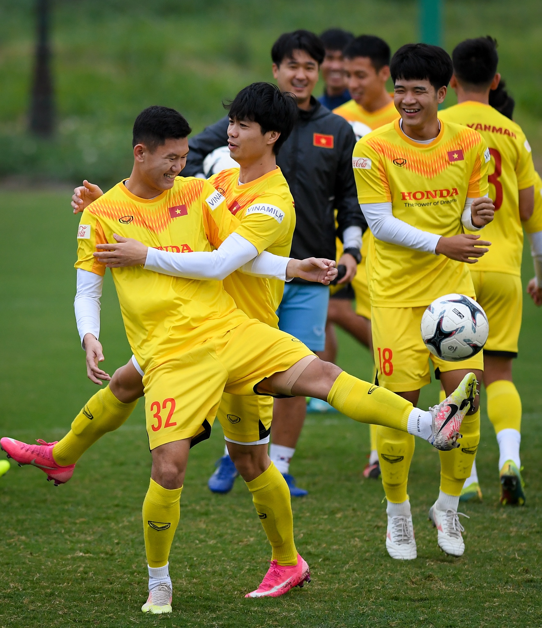 Quang Hai vang mat trong buoi tap anh 5