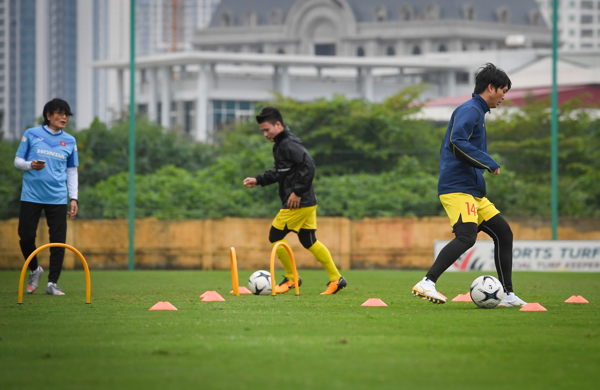 Tuan Anh tap rieng voi Quang Hai anh 1