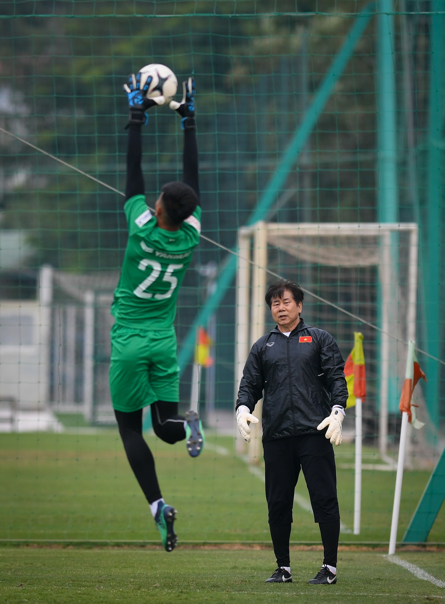 thay Park chi dao ca 2 doi tuyen anh 10