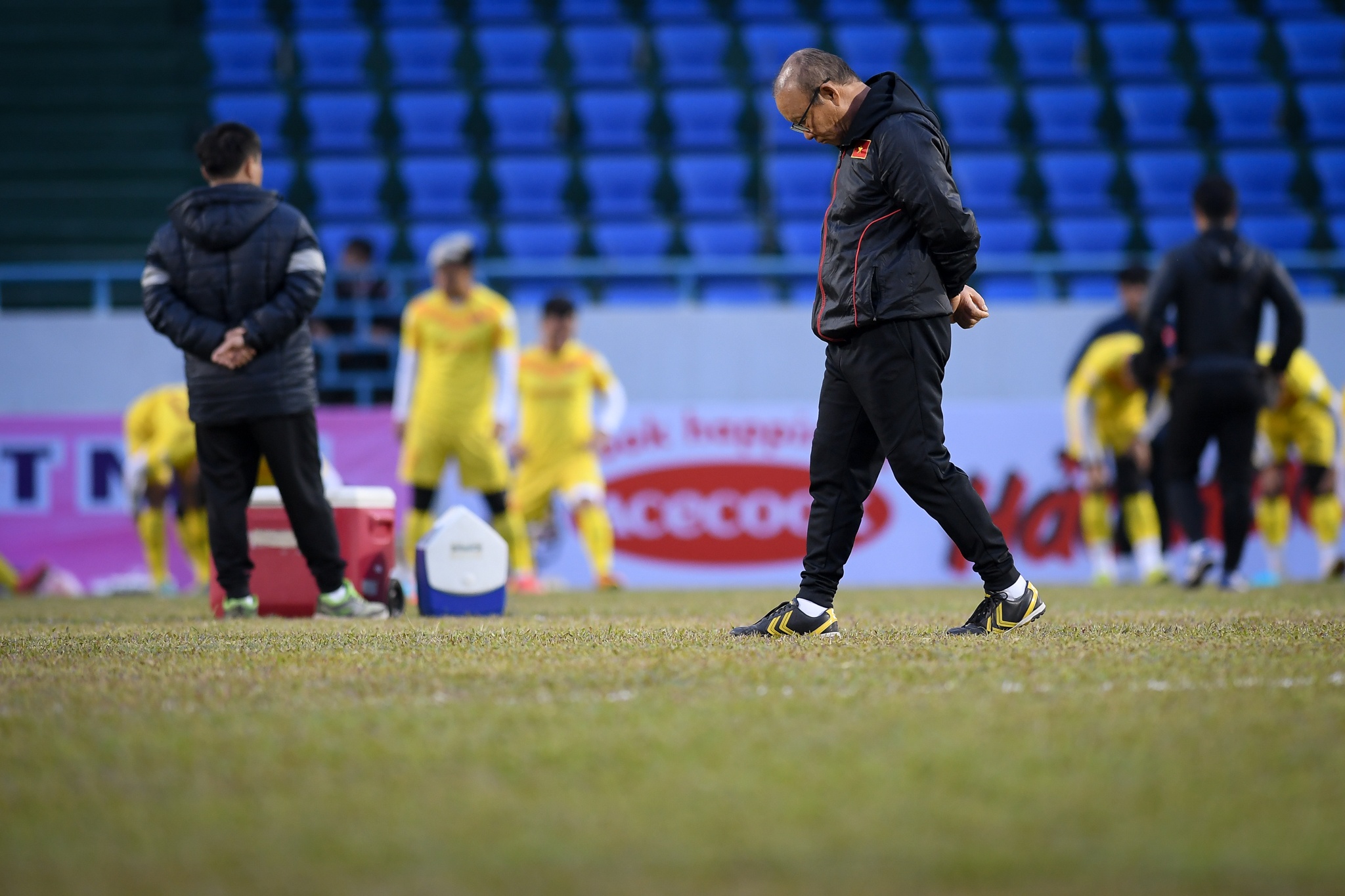 mat san Cam Pha kho anh 1