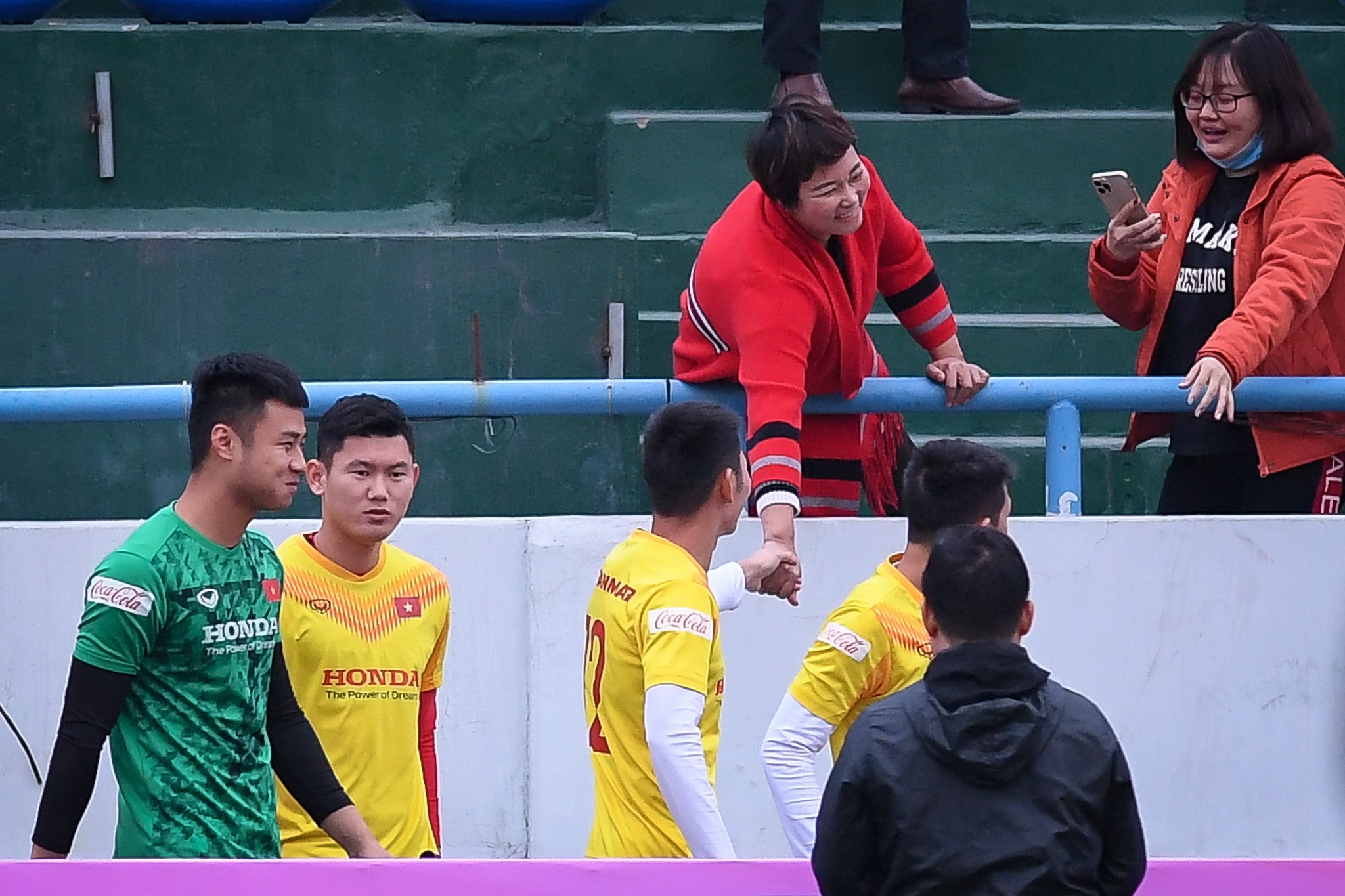 mat san Cam Pha kho anh 6