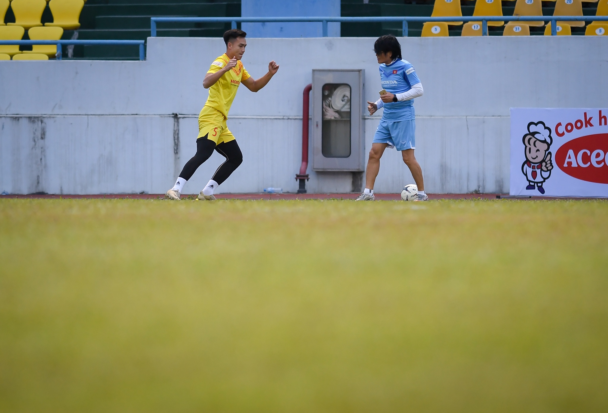 mat san Cam Pha kho anh 8