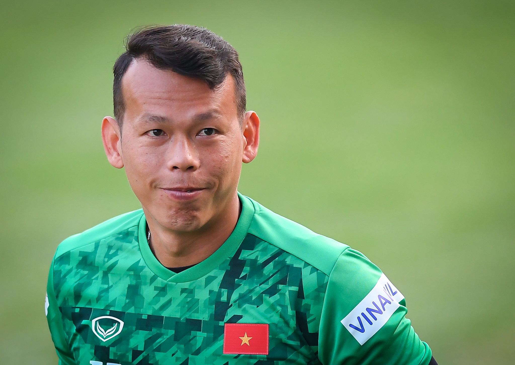 Tan Truong, Van Toan tap bat bong tu sau lung hinh anh