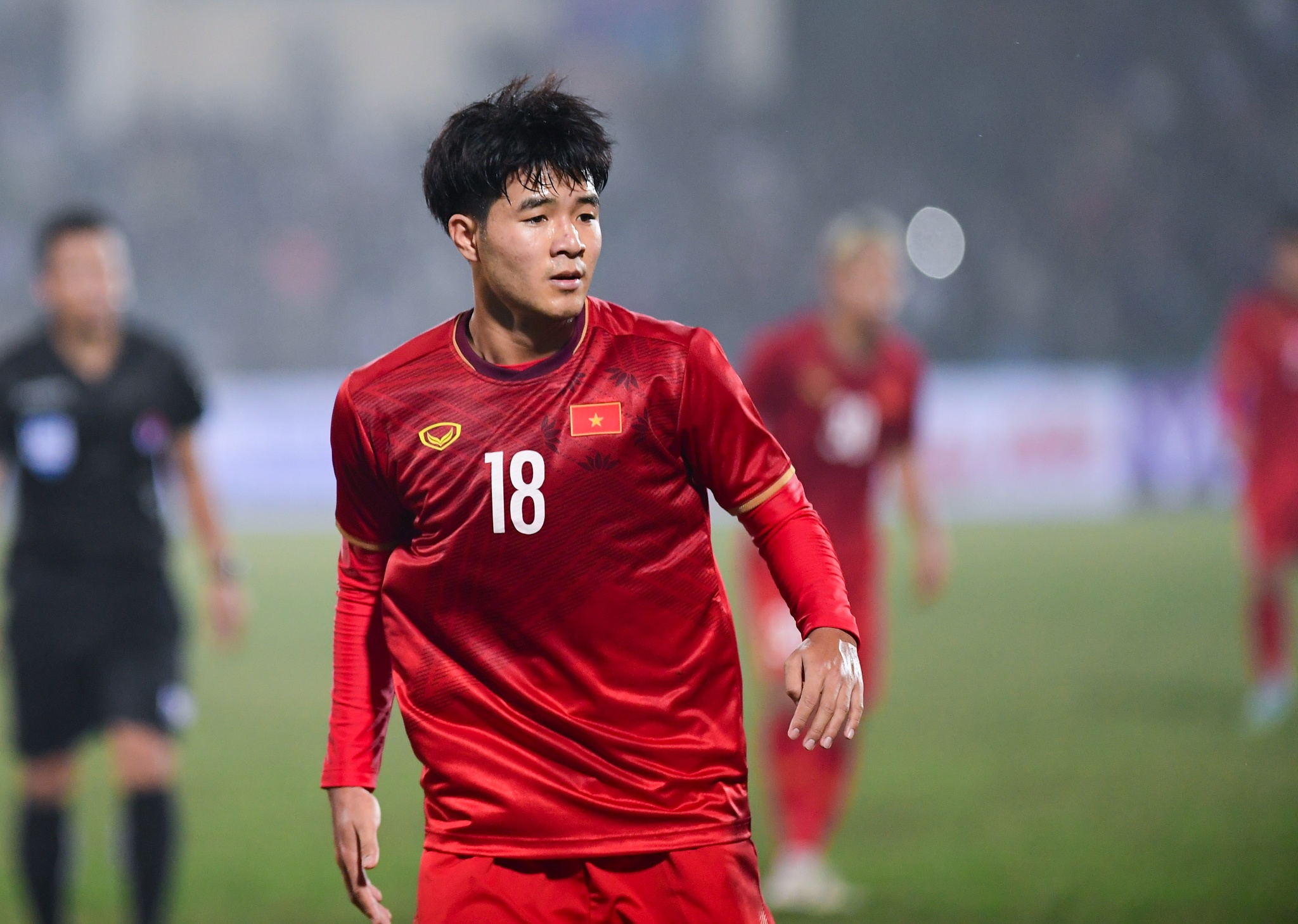 Ha Duc Chinh duoc chao don anh 3