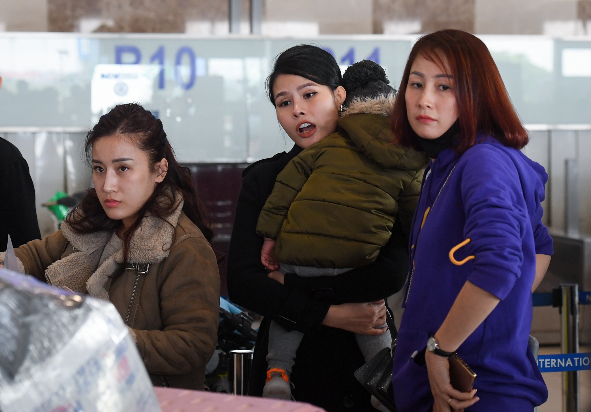 san bay noi bai dip tet duong lich anh 2