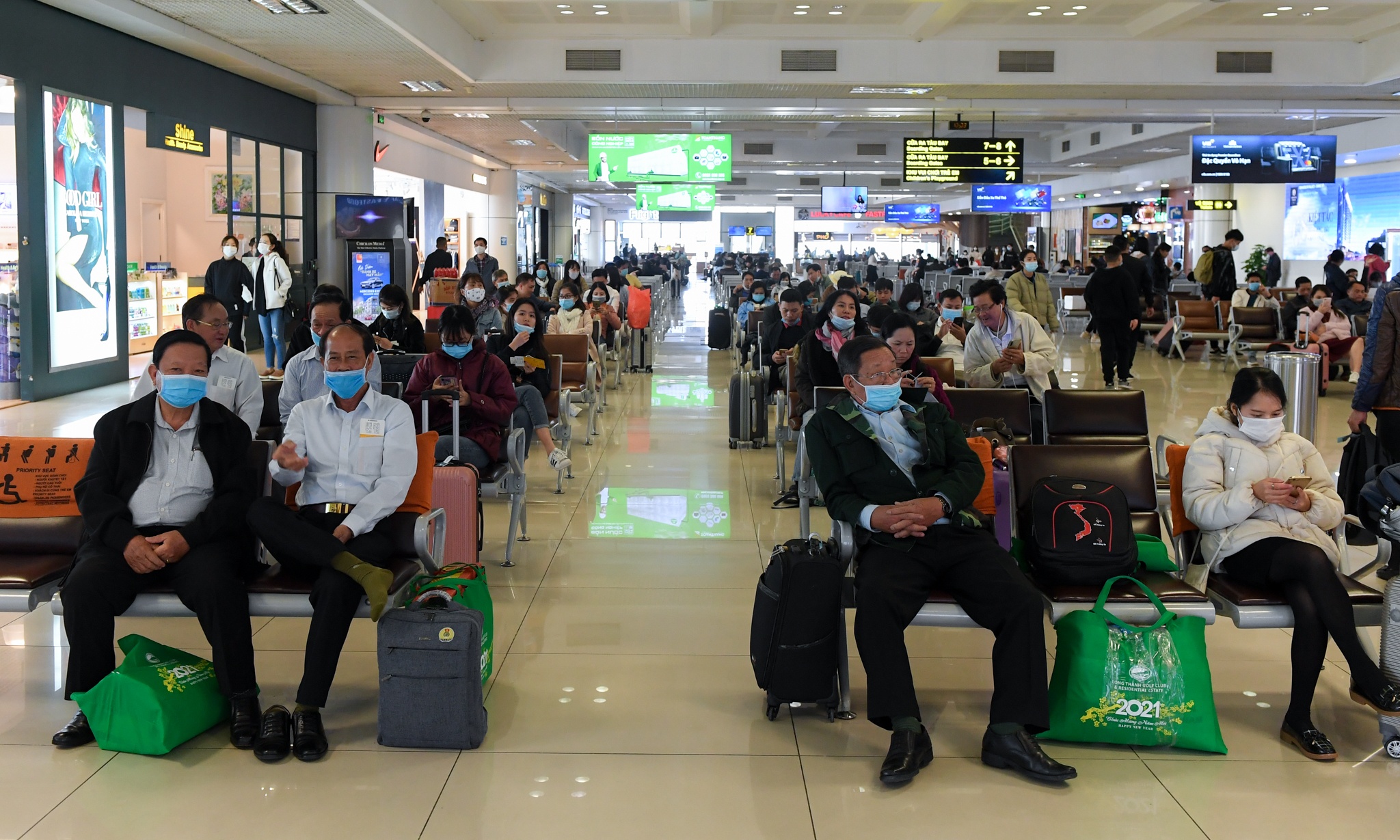 san bay noi bai dip tet duong lich anh 4