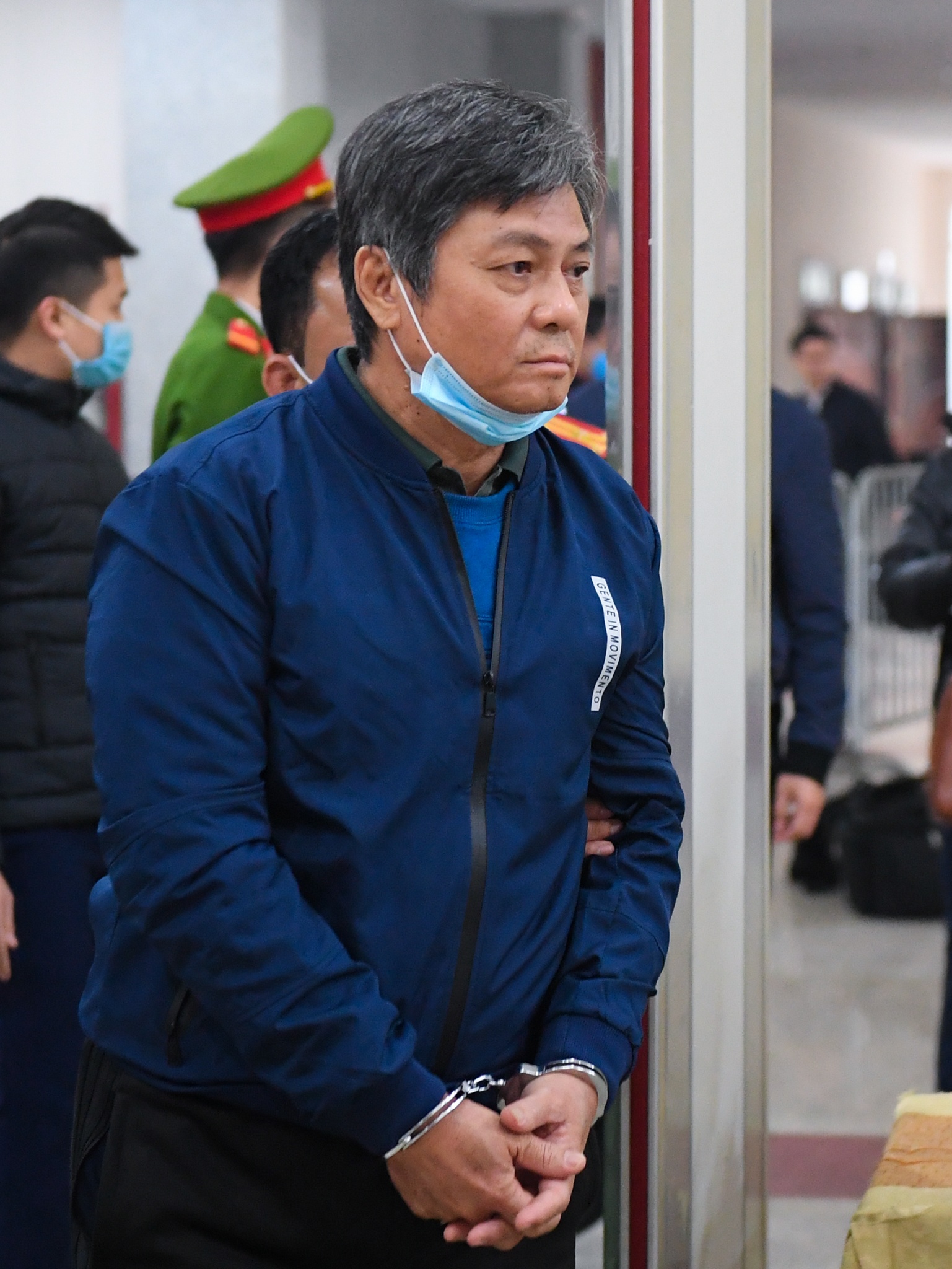 cuu bo truong Vu Huy Hoang ra toa anh 5