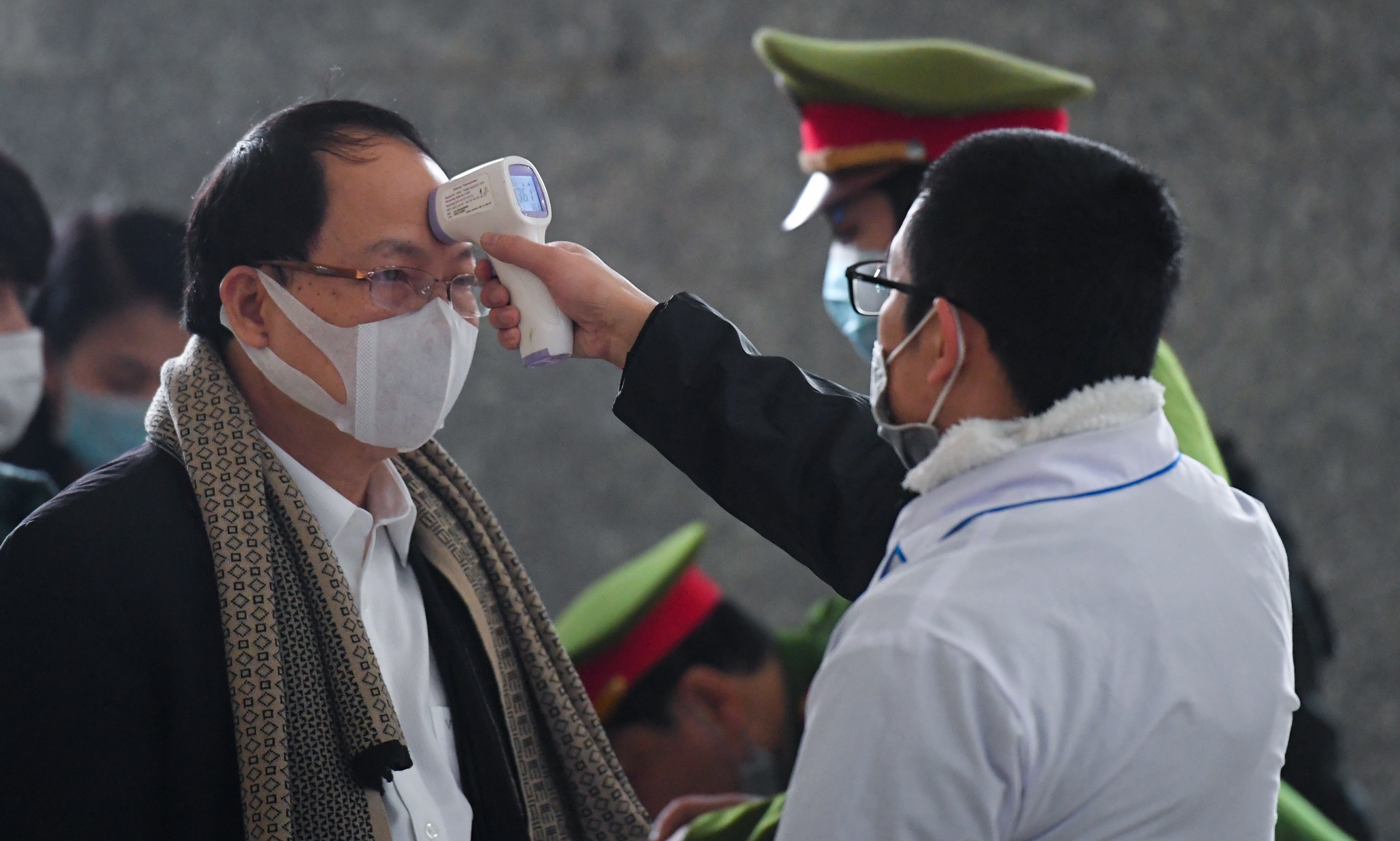 cuu bo truong Vu Huy Hoang ra toa anh 7