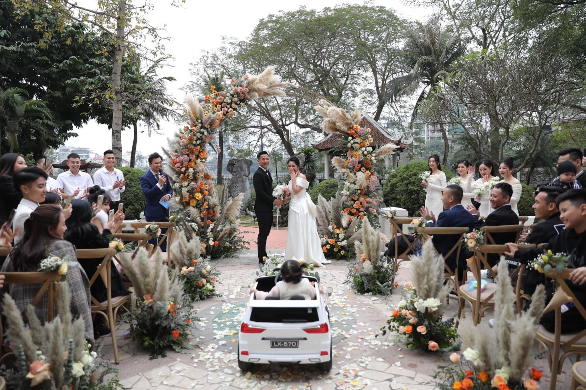 dam cuoi Bui Tien Dung anh 3