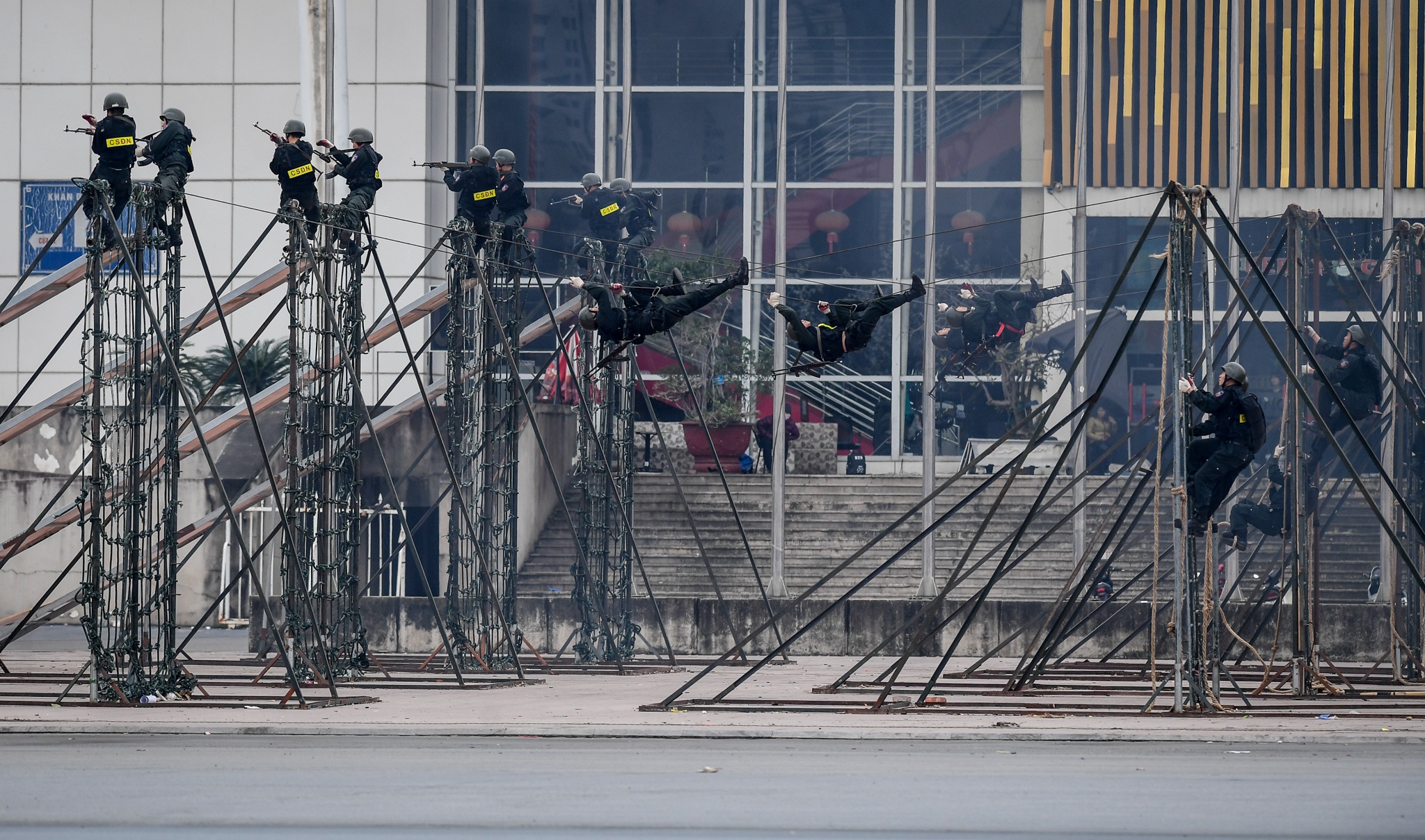 Xuat quan bao ve Dai hoi Dang toan quoc anh 32