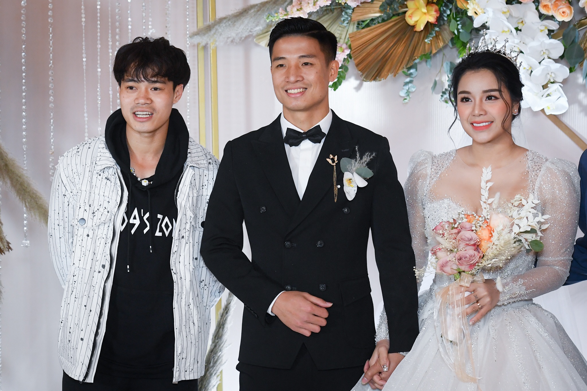 Quang Hai, Van Toan du dam cuoi Bui Tien Dung hinh anh