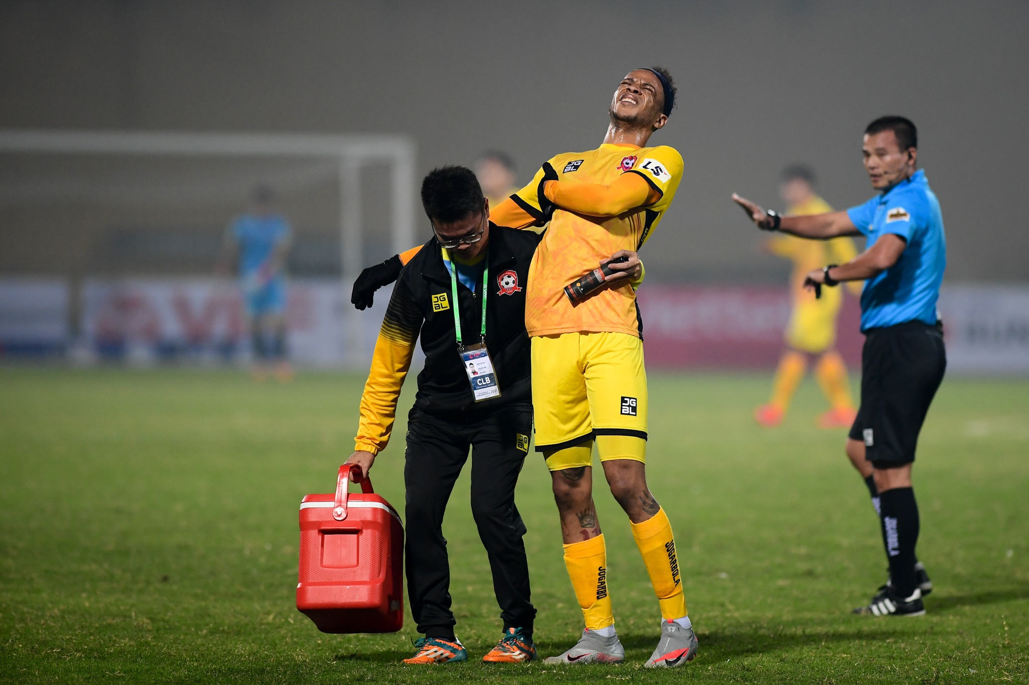 cau thu Hai Phong an mung anh 11