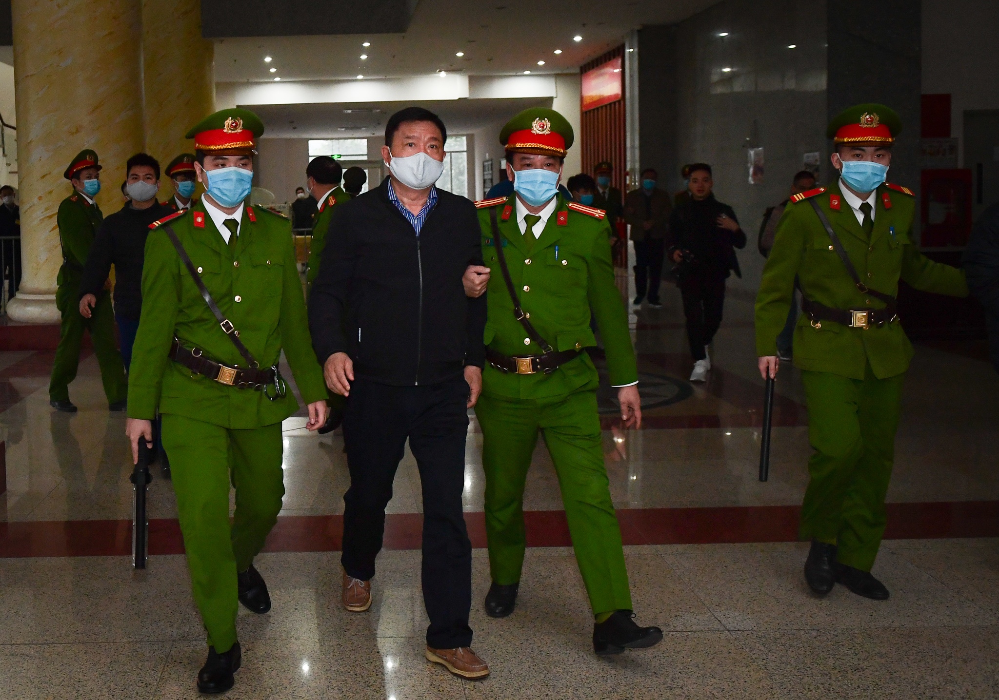 Dinh La Thang hau toa anh 3