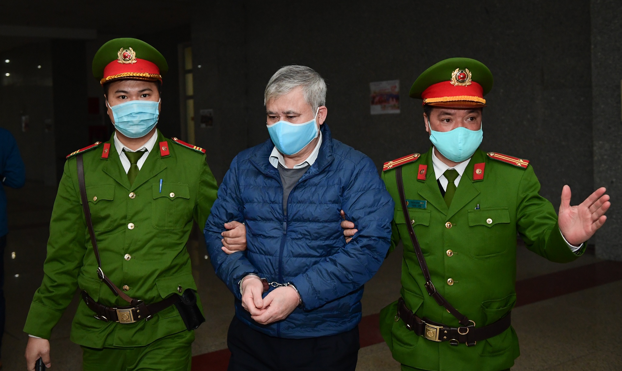 Dinh La Thang hau toa anh 6