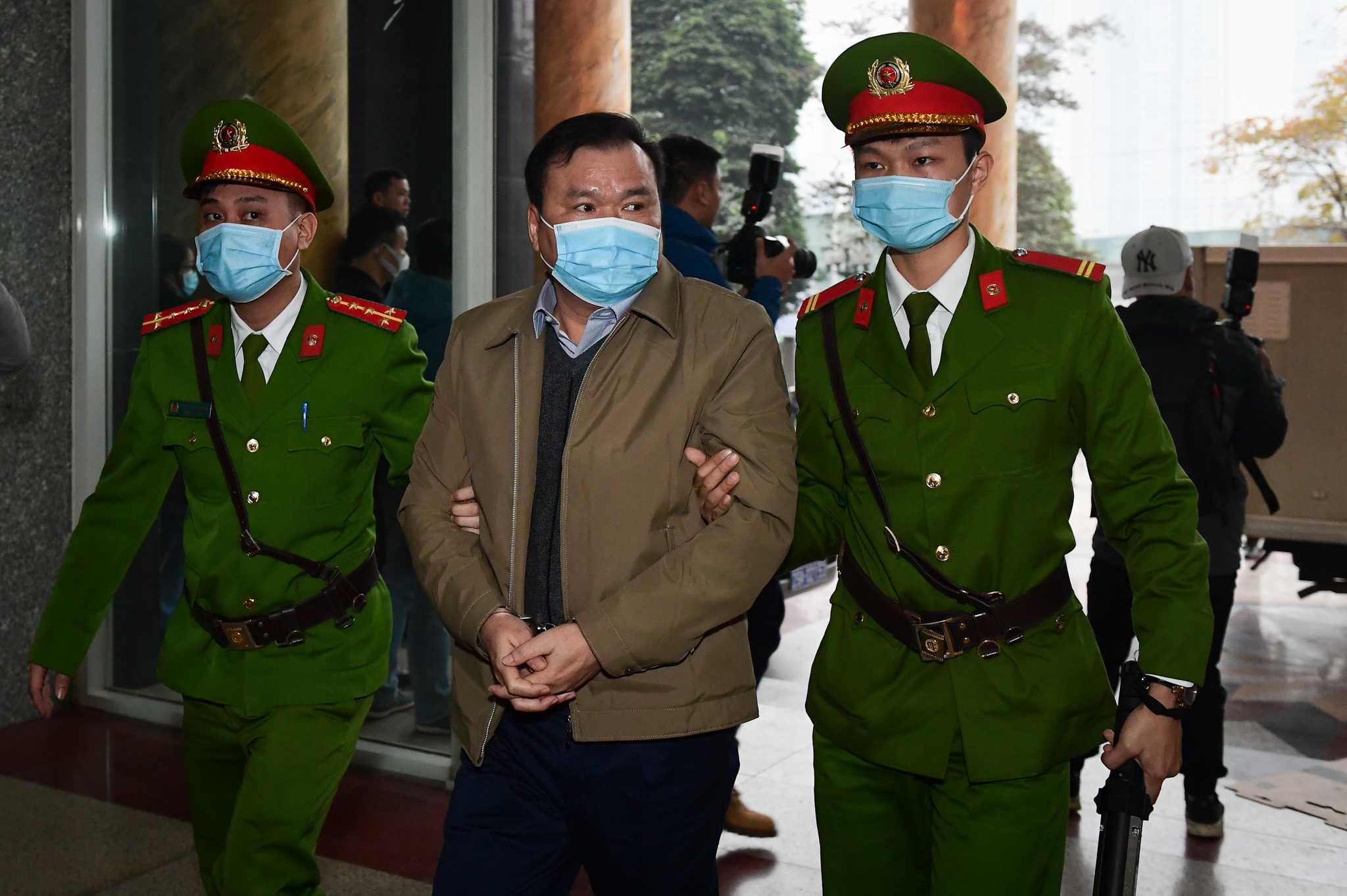 Dinh La Thang hau toa anh 5