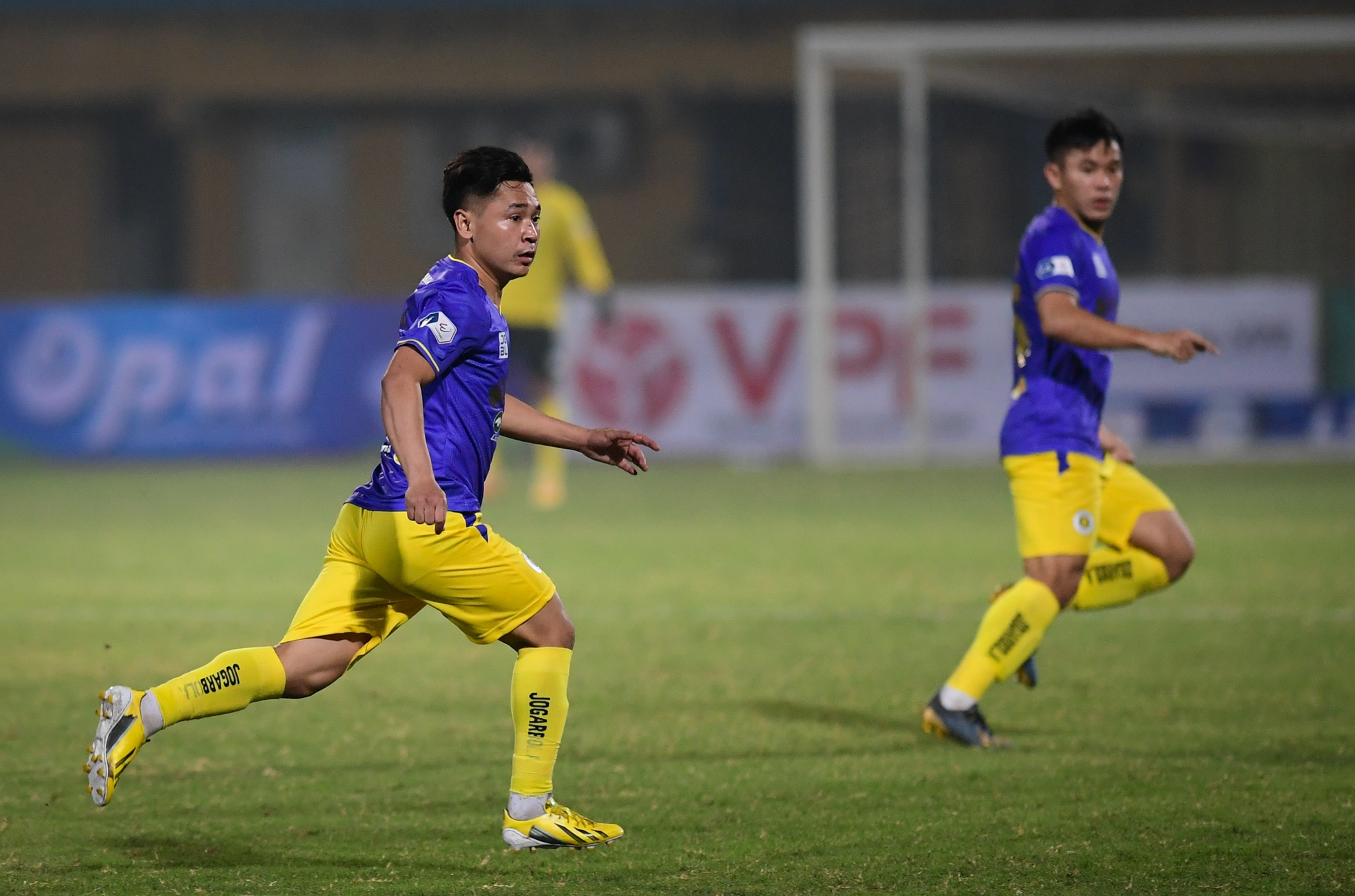 cau thu nam lun cua CLB Ha Noi anh 3