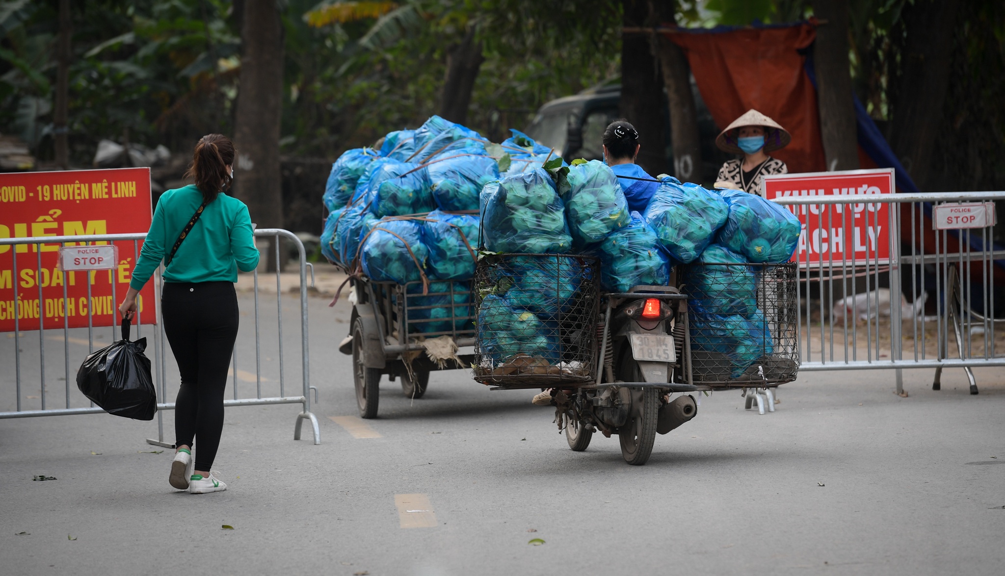 phong toa thon Bach Tru anh 4