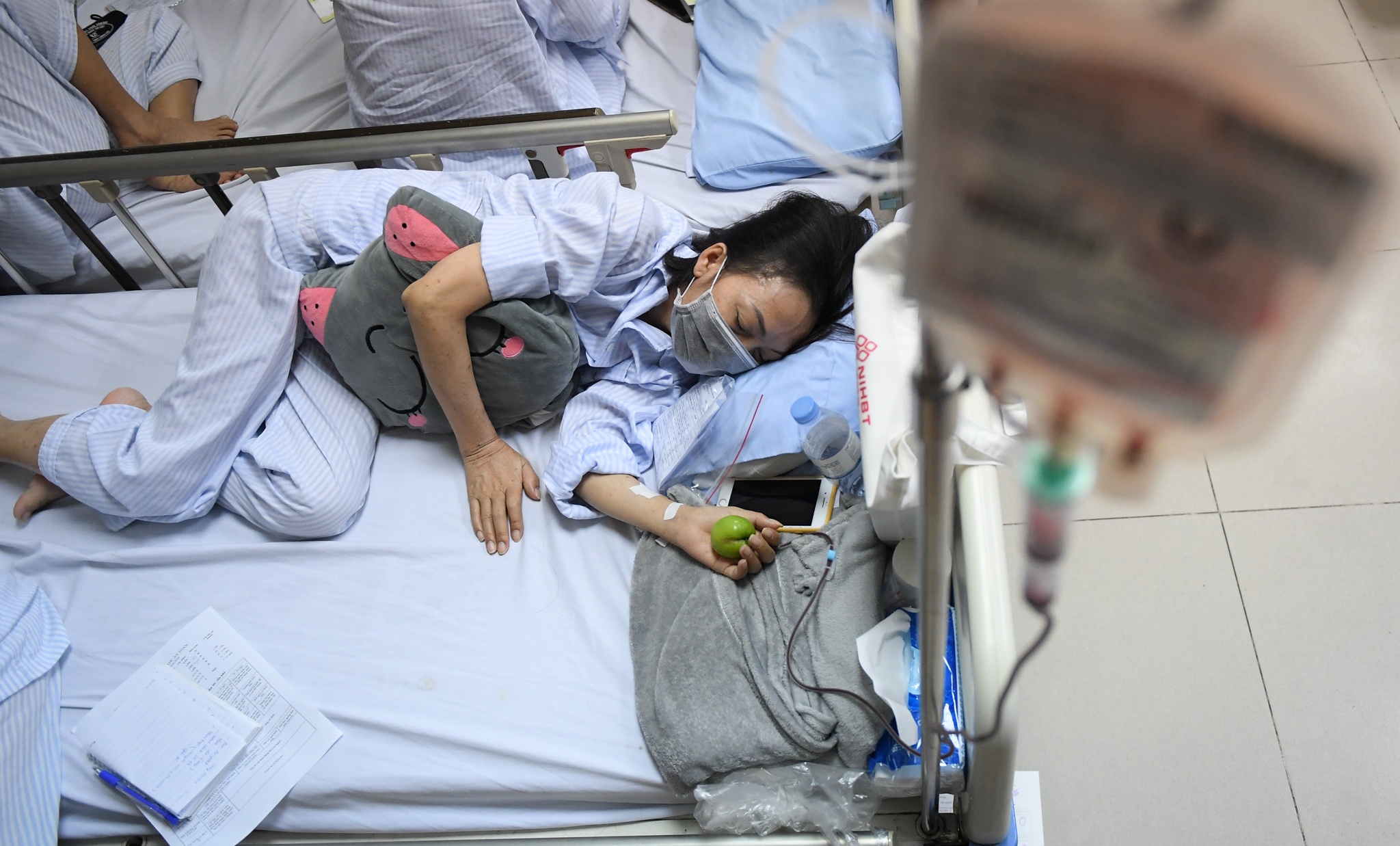 Kho chua nhom mau A, O o Ha Noi sap can kiet hinh anh