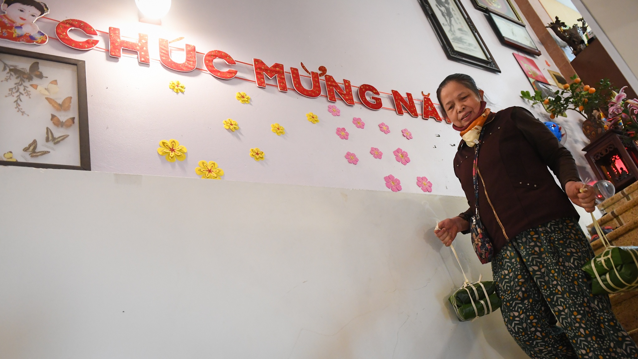 65 người gói bánh chưng ảnh 24 65 nguoi goi banh chung anh 24