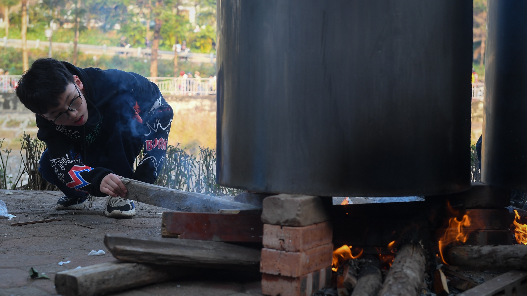 65 người gói bánh chưng ảnh 28 65 nguoi goi banh chung anh 28