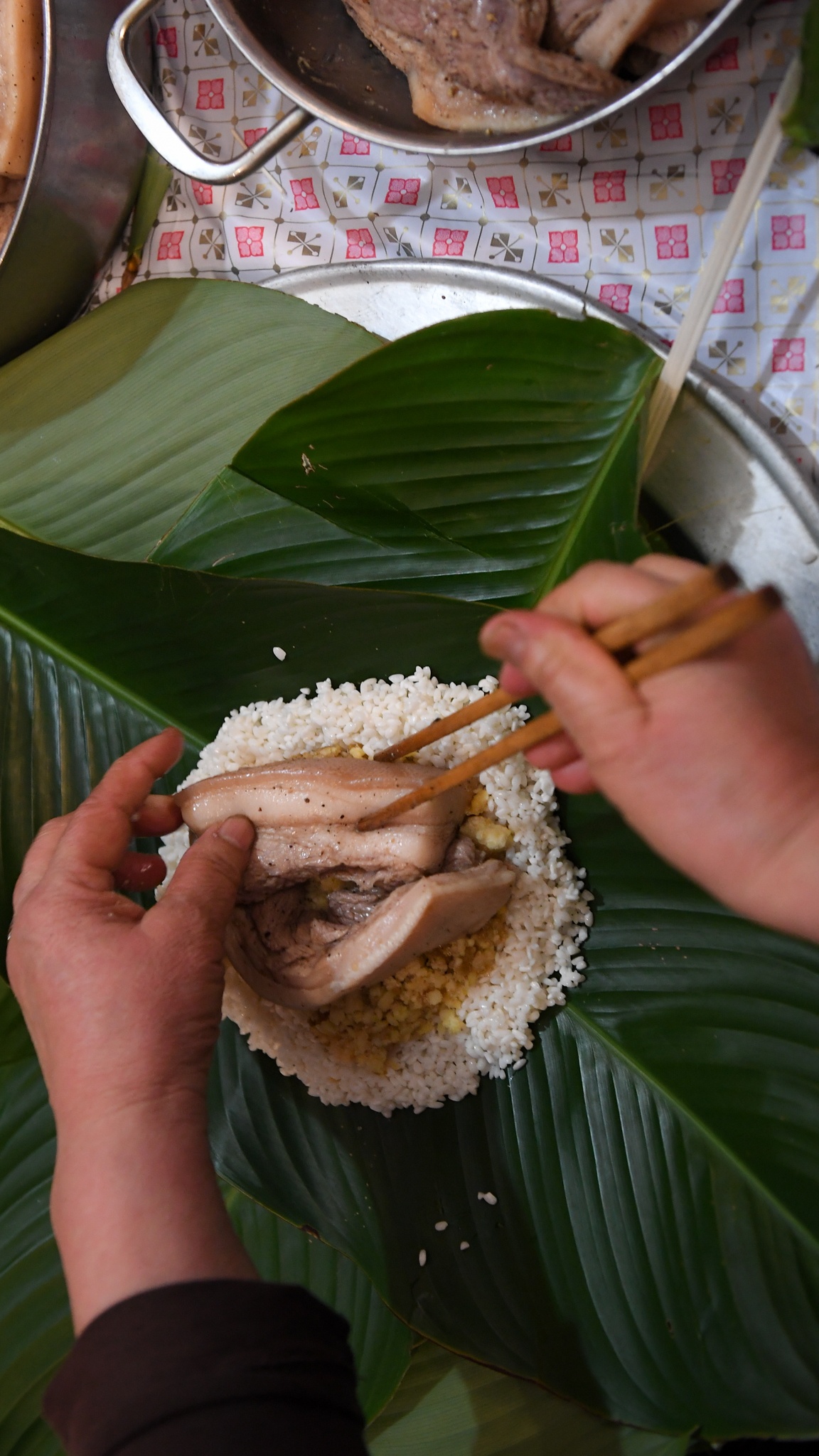 65 người gói bánh chưng ảnh 12 65 nguoi goi banh chung anh 12