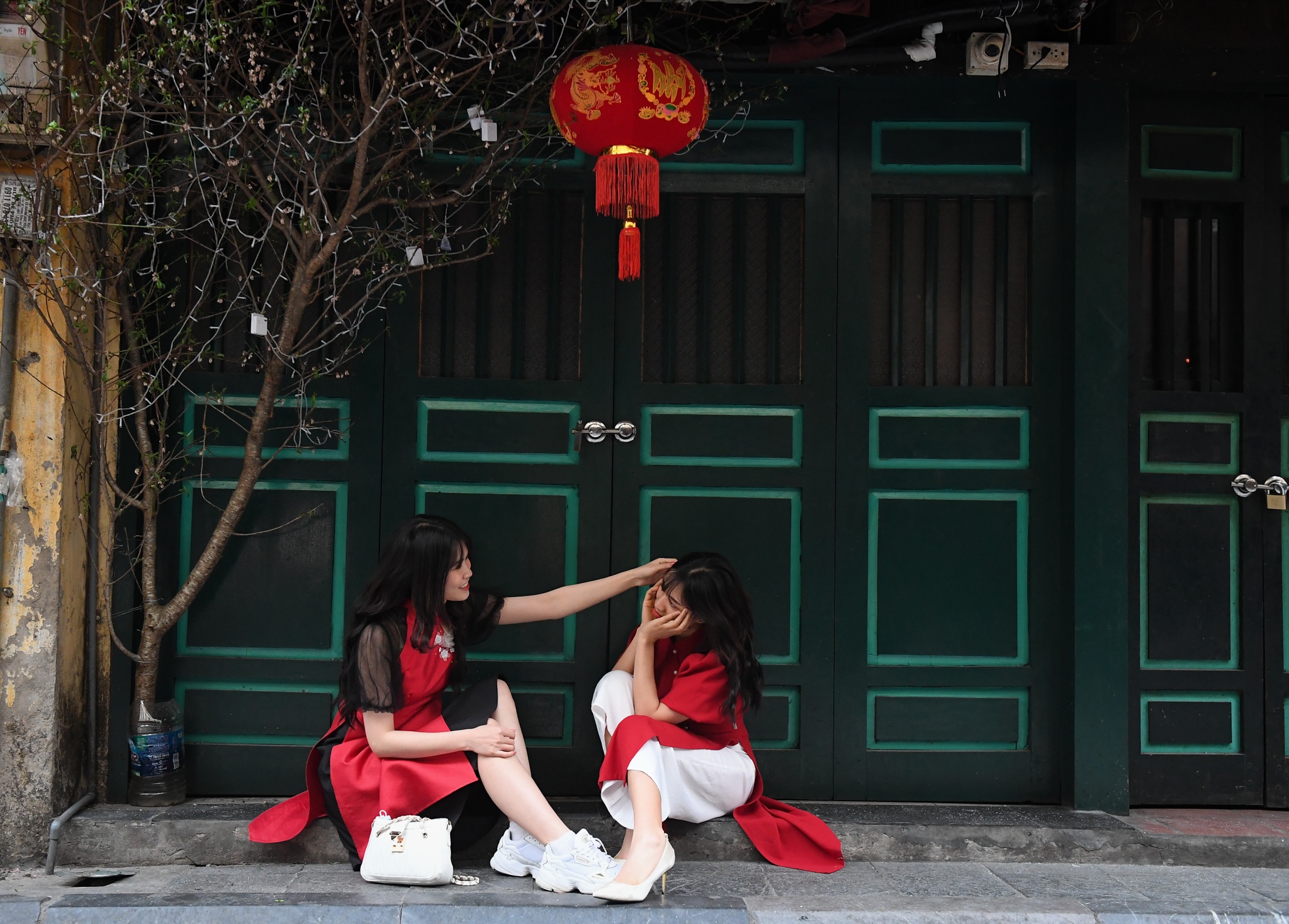 dong cua quan ca phe phong dich anh 7