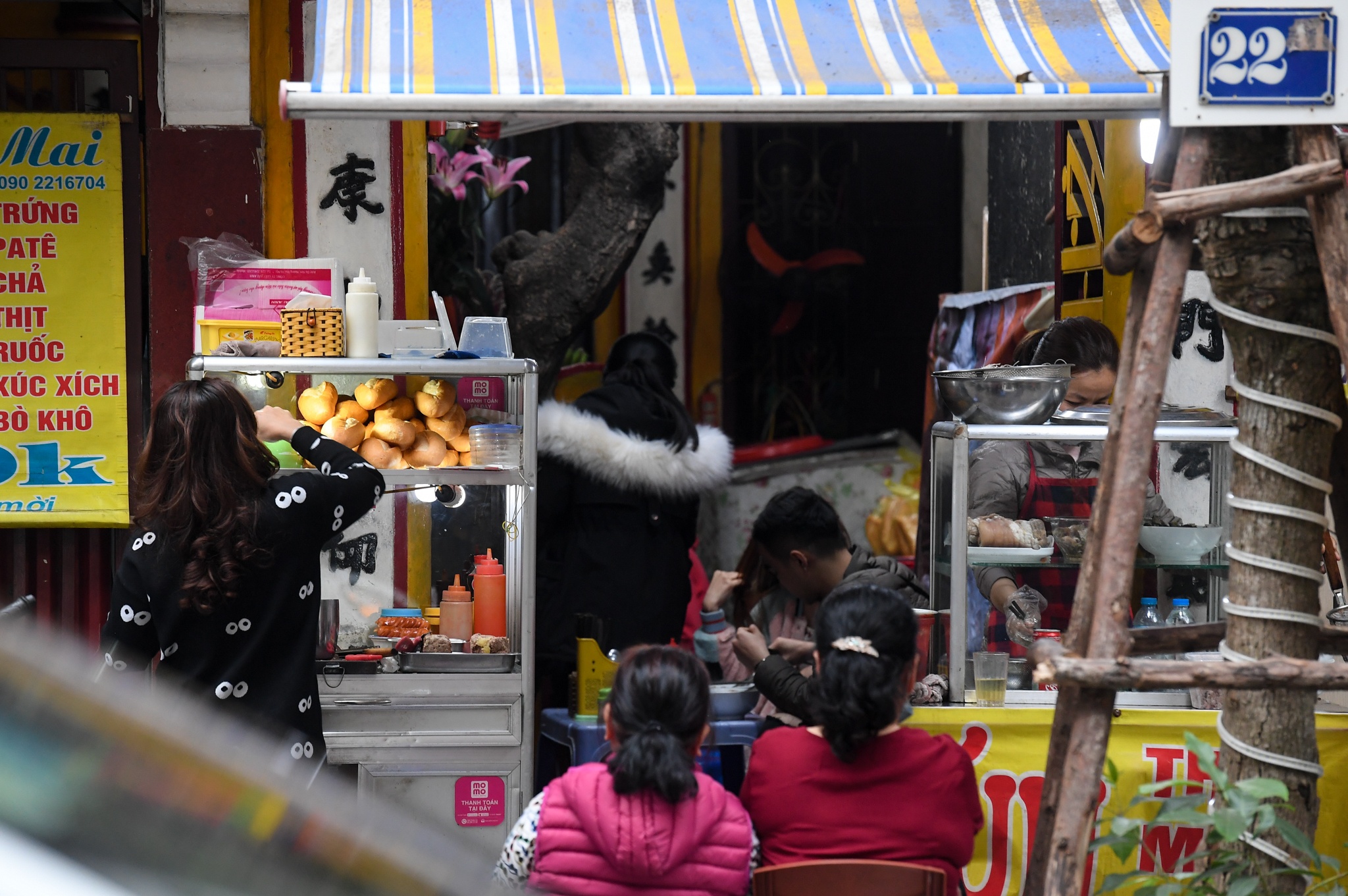 dong cua quan ca phe phong dich anh 10