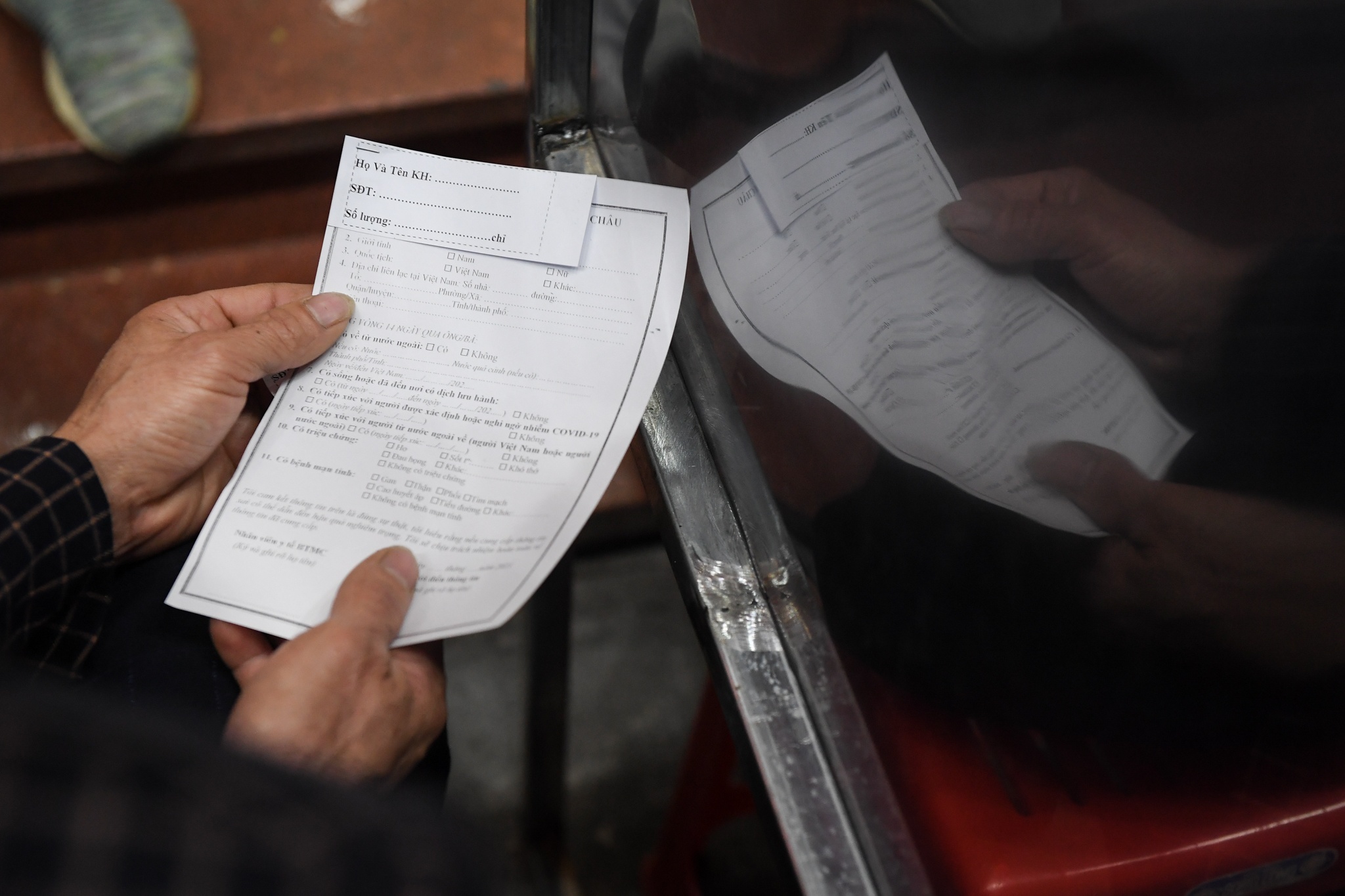 xep hang mua vang ngay via than tai anh 8