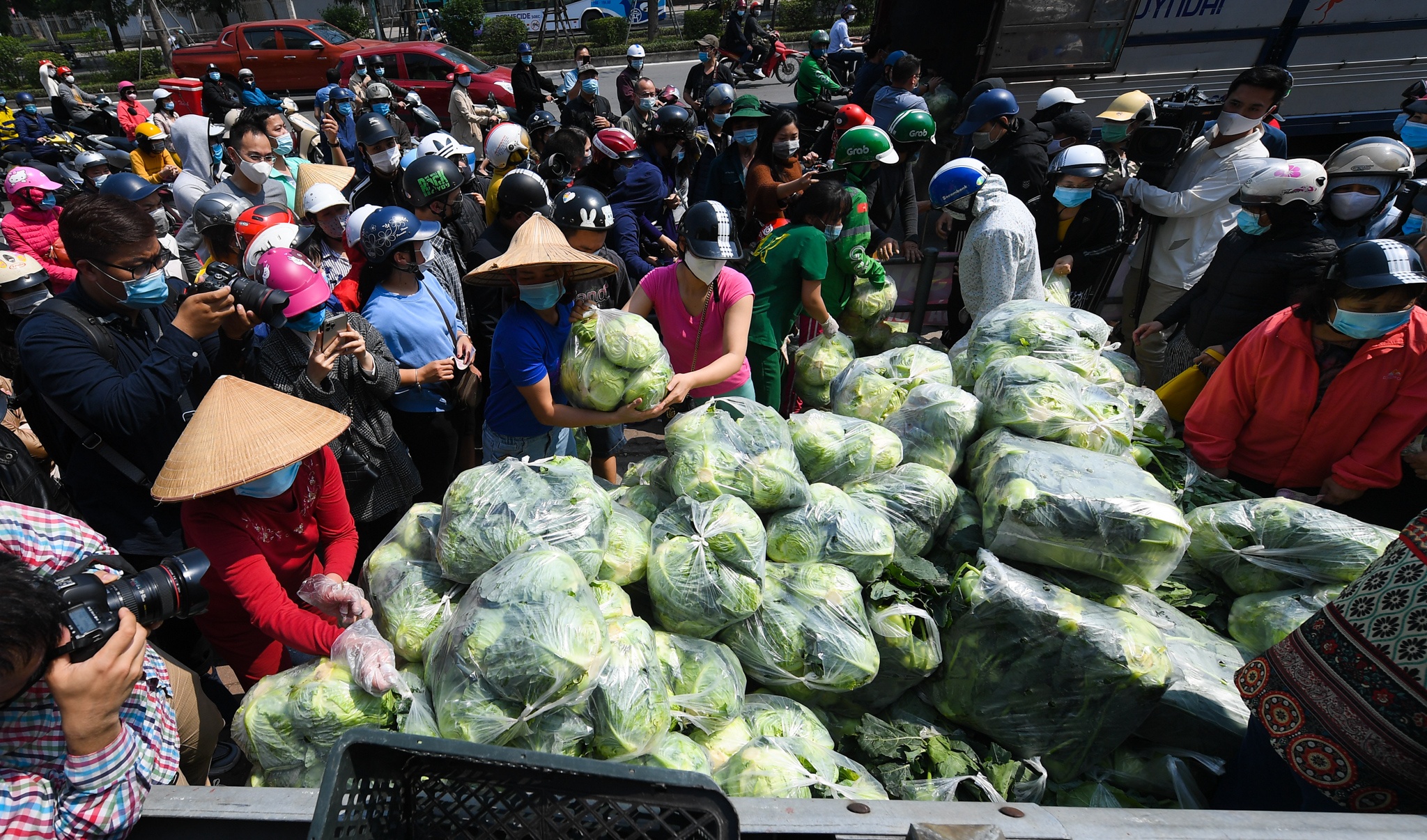 Do xo di 'giai cuu' nong san Hai Duong hinh anh