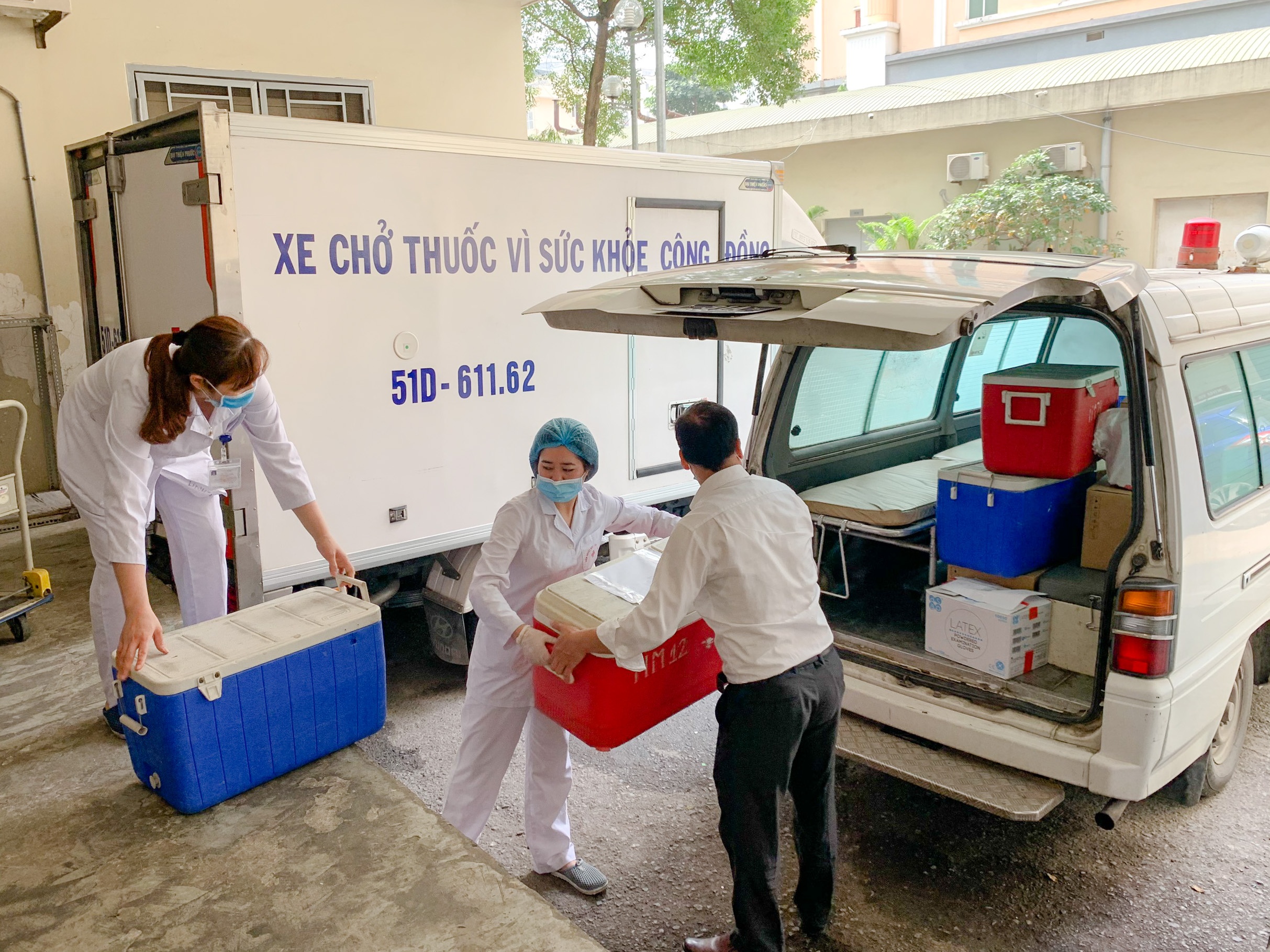 Doan Van Hau hien mau anh 6