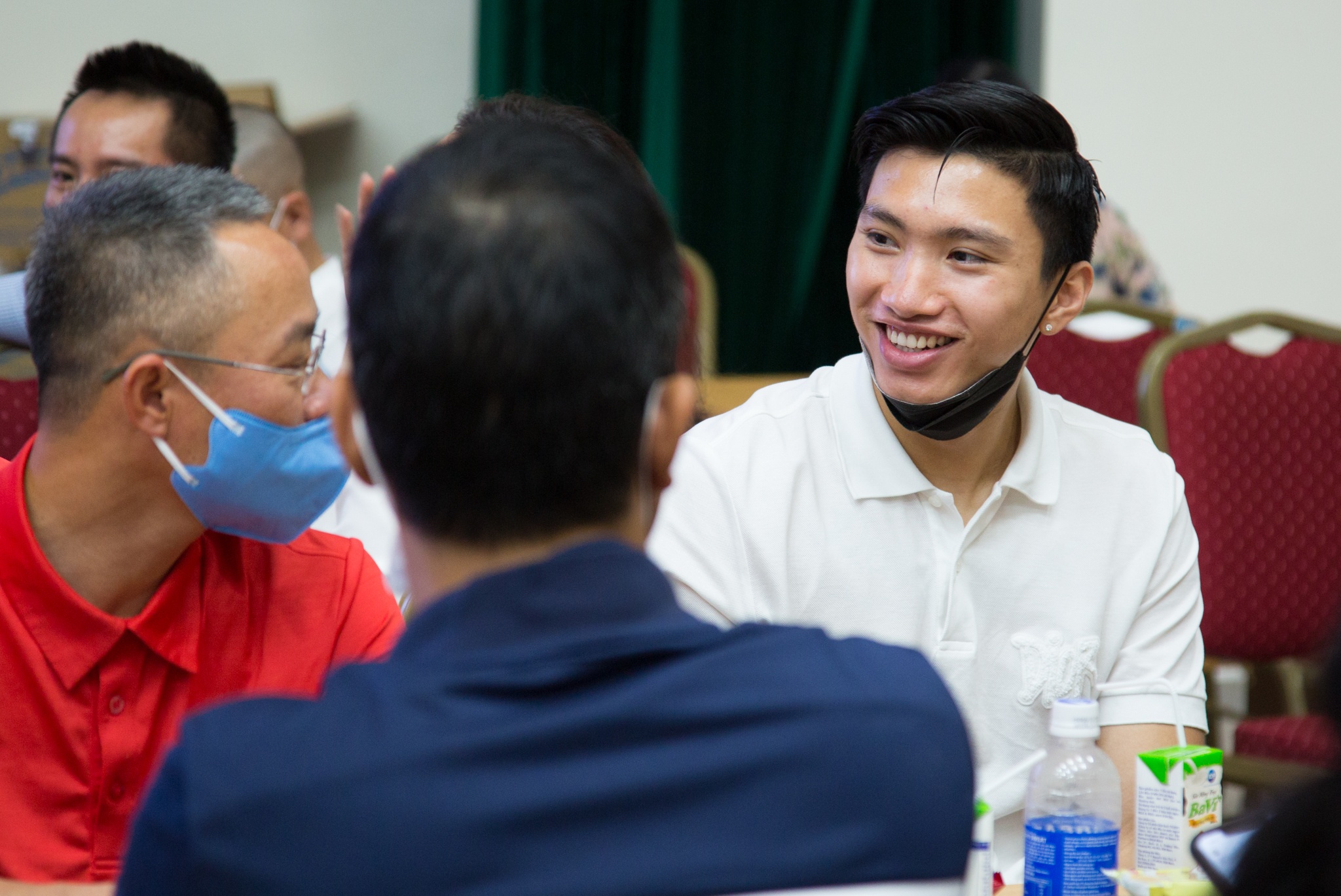 Doan Van Hau hien mau anh 4