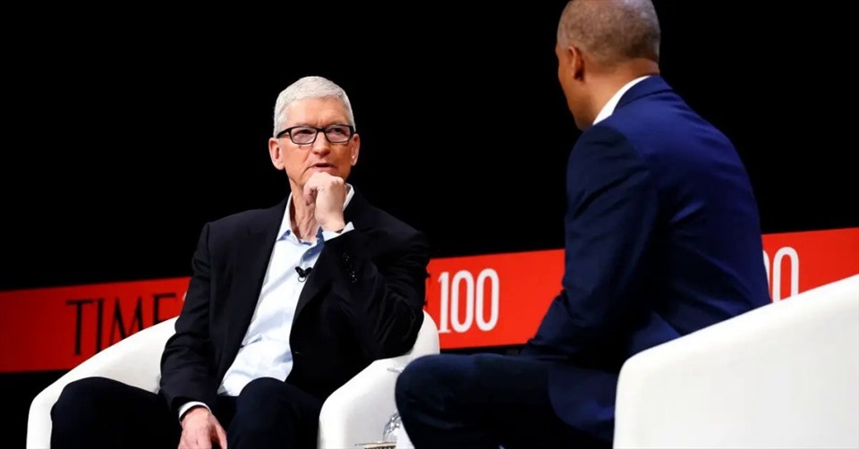 Tim Cook: 'Toi danh doi quyen rieng tu de thua nhan minh dong tinh' hinh anh