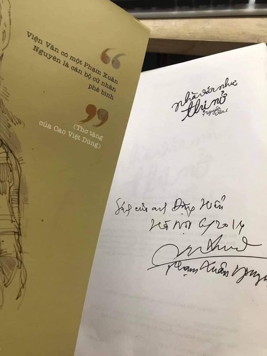 Nha van tim thay sach tang o hieu sach cu anh 1