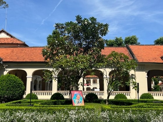 Tuong nho mot nam ngay nha van Le Van Nghia di xa anh 1