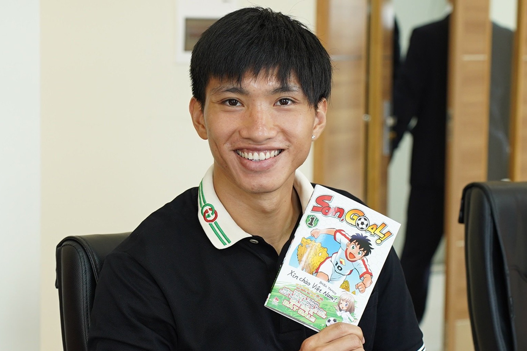 Van Hau muon truyen tinh yeu bong da qua truyen tranh hinh anh