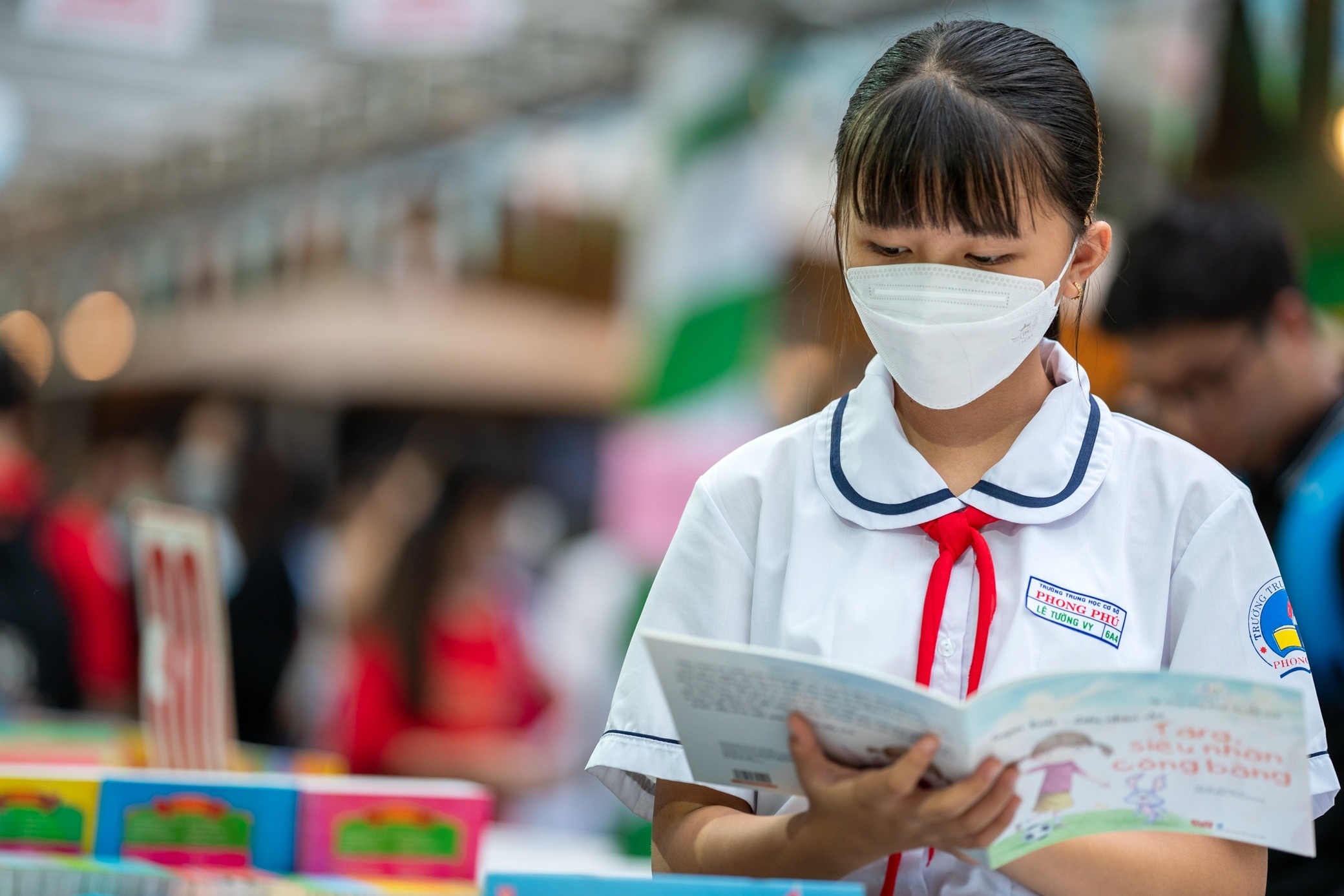 Hoi sach thieu nhi TP.HCM thu hon 2 ty dong hinh anh