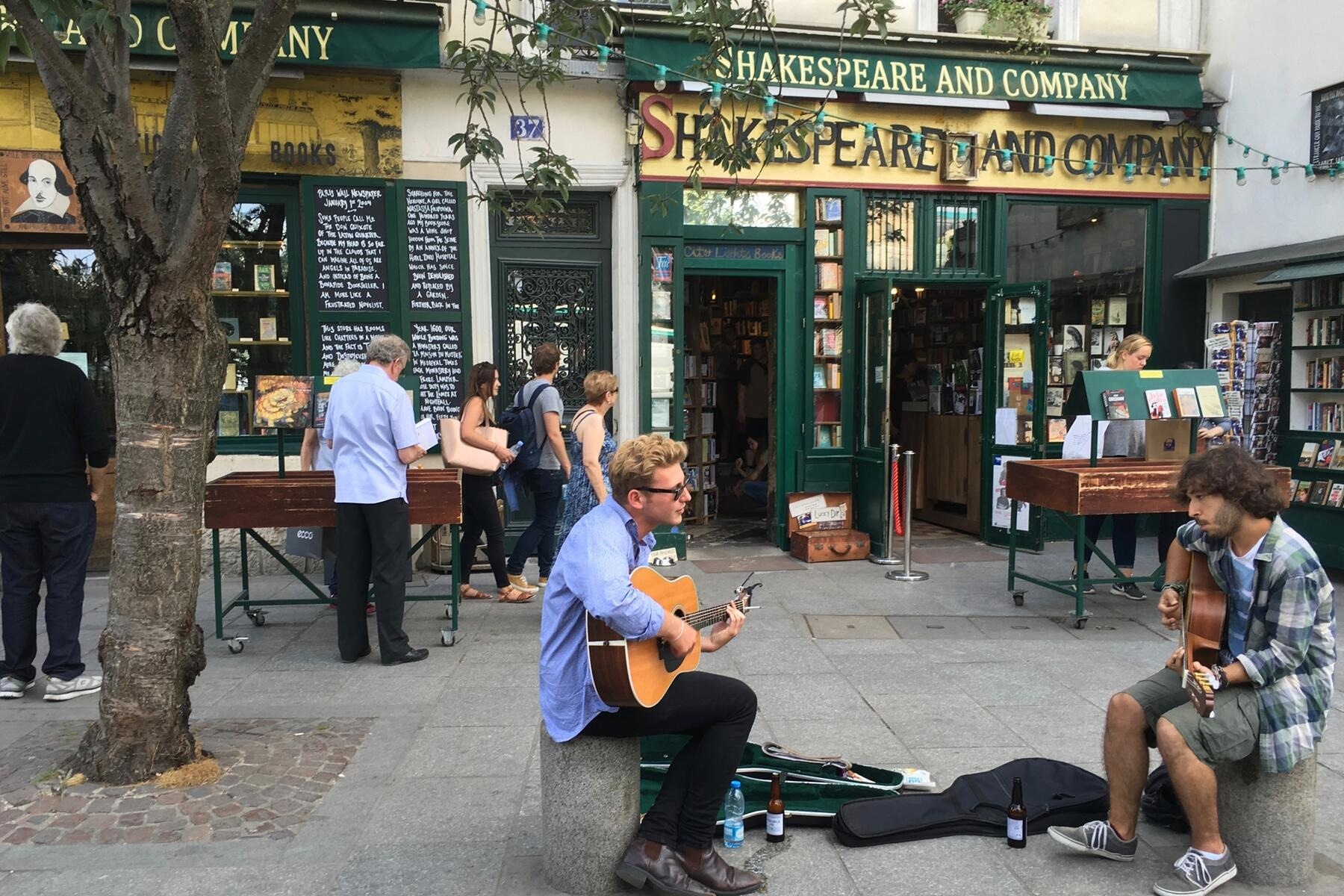 Gia sach co dinh anh 3