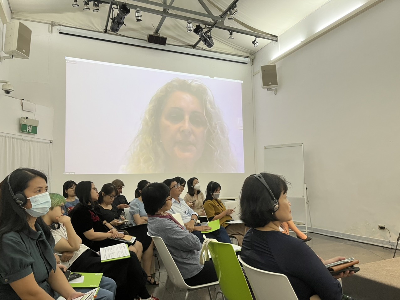 hoi thao van hoc anh 2