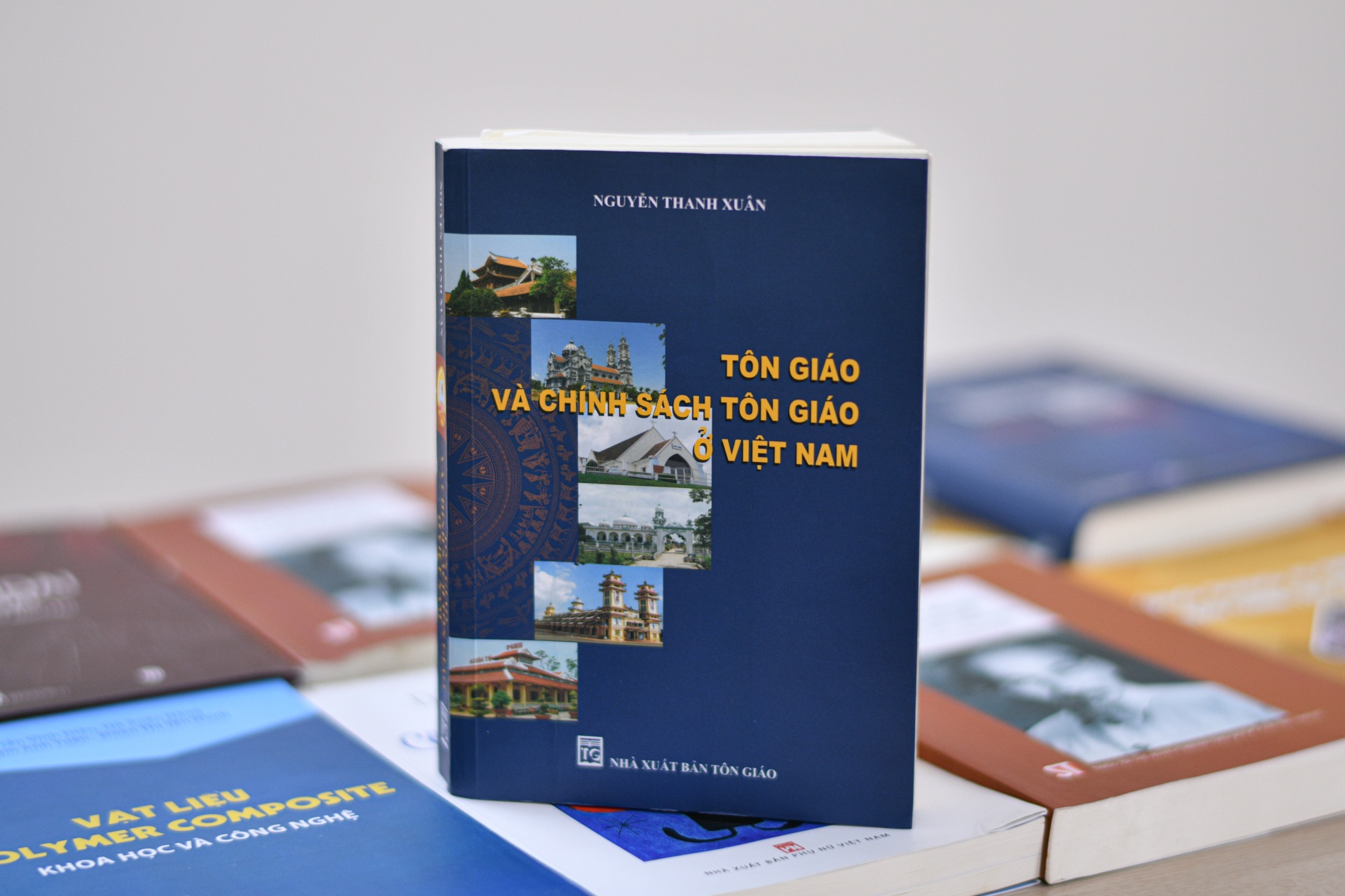 90% nguoi Viet chon theo tin nguong, ton giao hinh anh