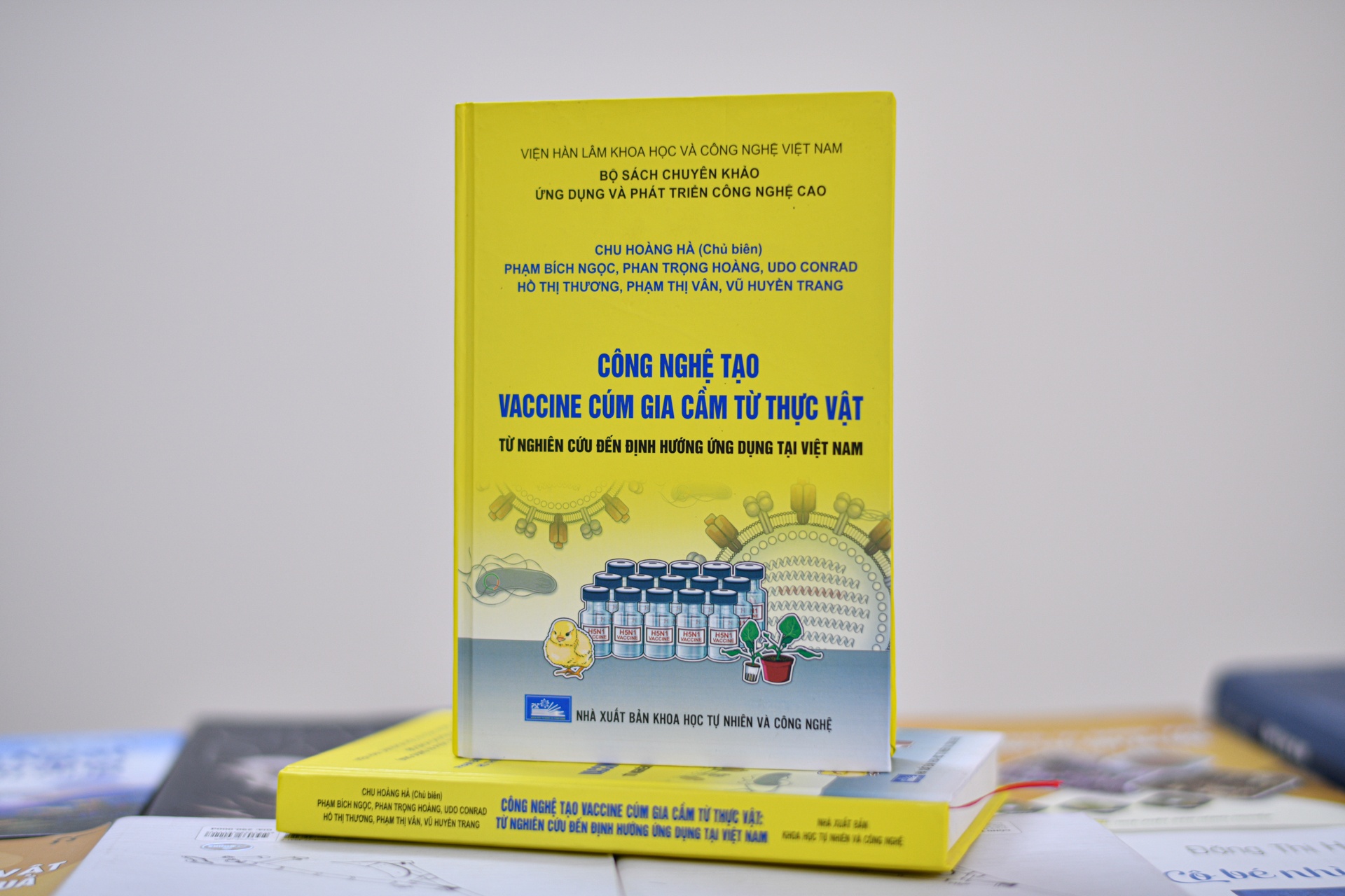 Che tao vaccine cum gia cam tu thuc vat hinh anh