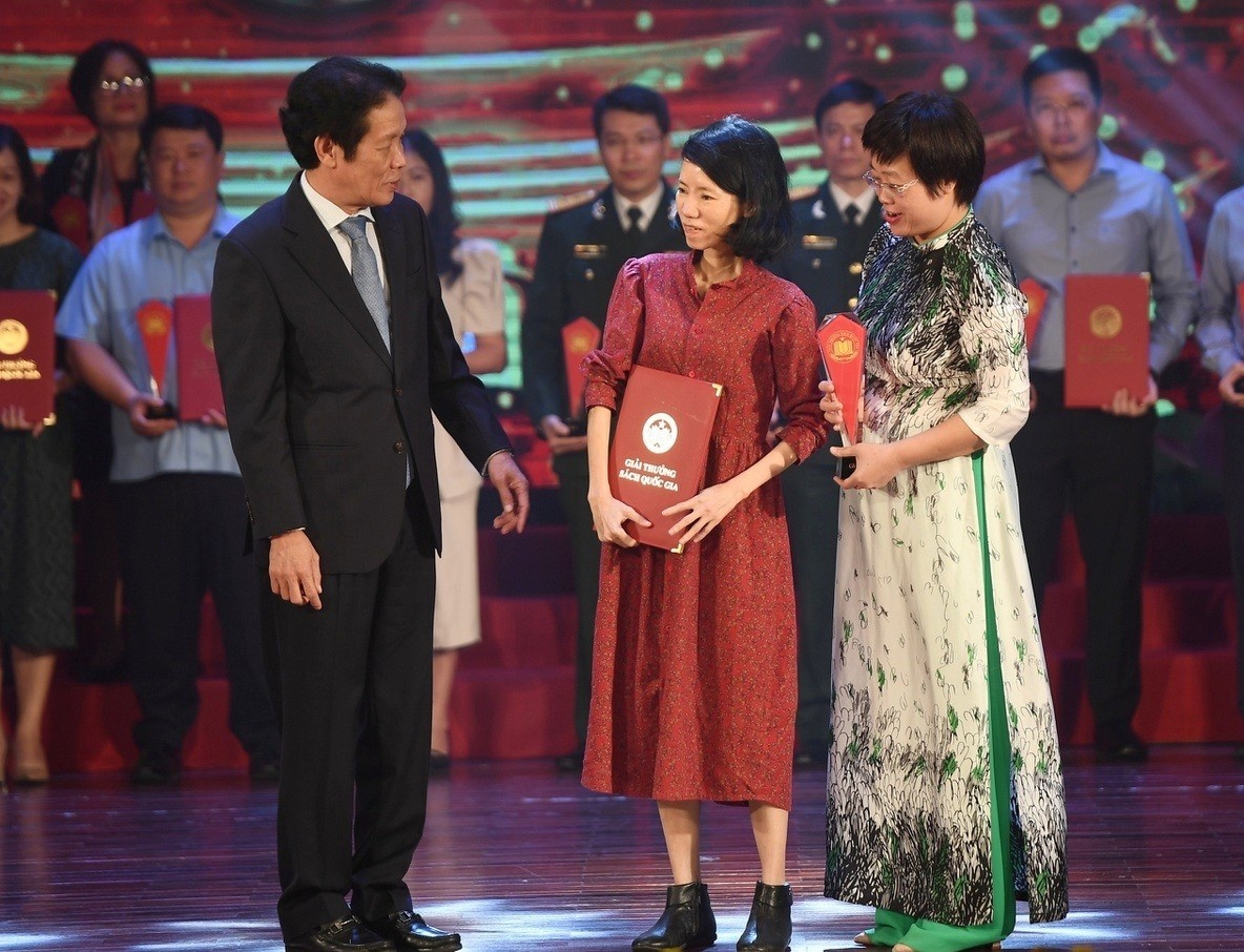 Nhung gia tri Giai thuong Sach quoc gia lan thu nam huong den hinh anh