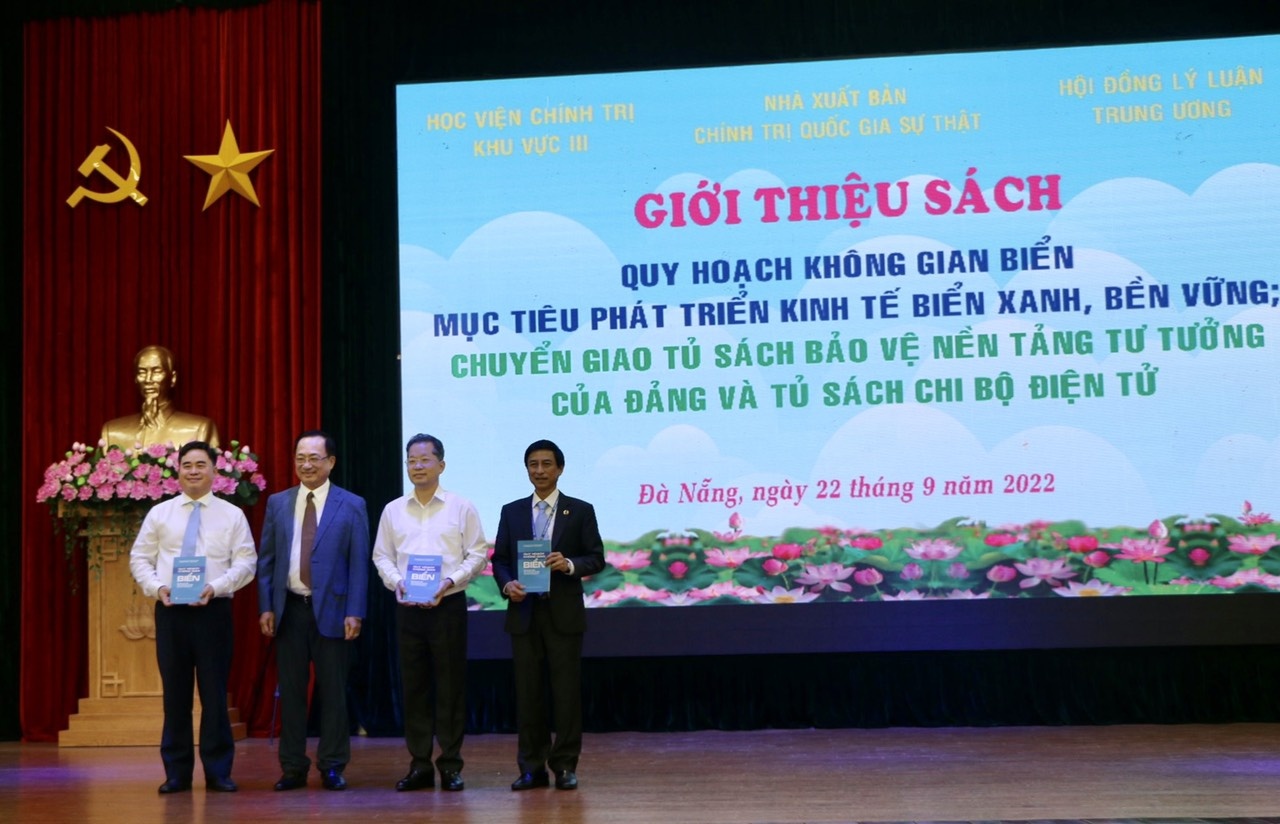 sach kinh te,  chinh tri anh 1