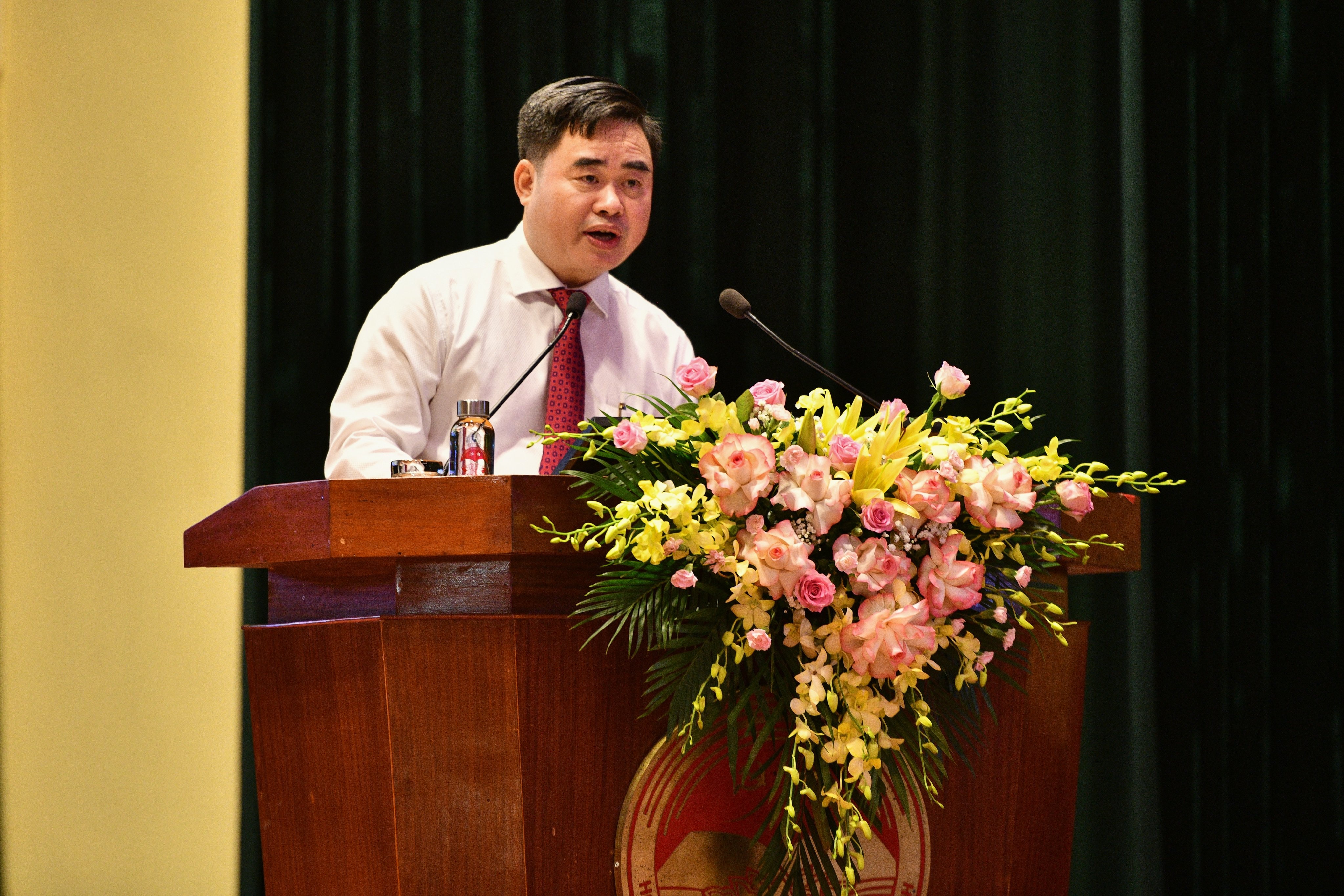 70 nam xuat ban anh 5