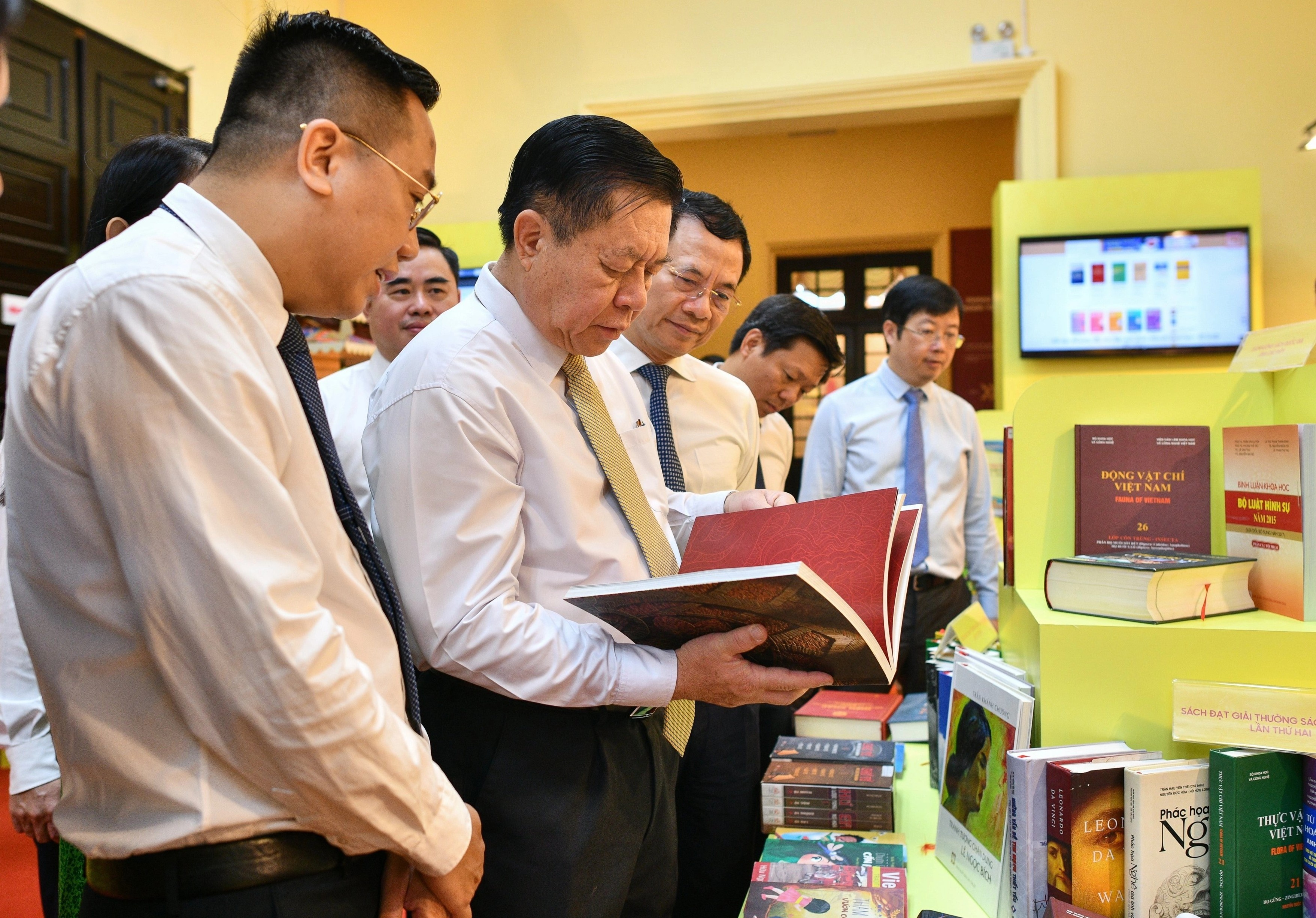 Nhin lai 70 nam xay dung va phat trien nganh Xuat ban Viet Nam hinh anh