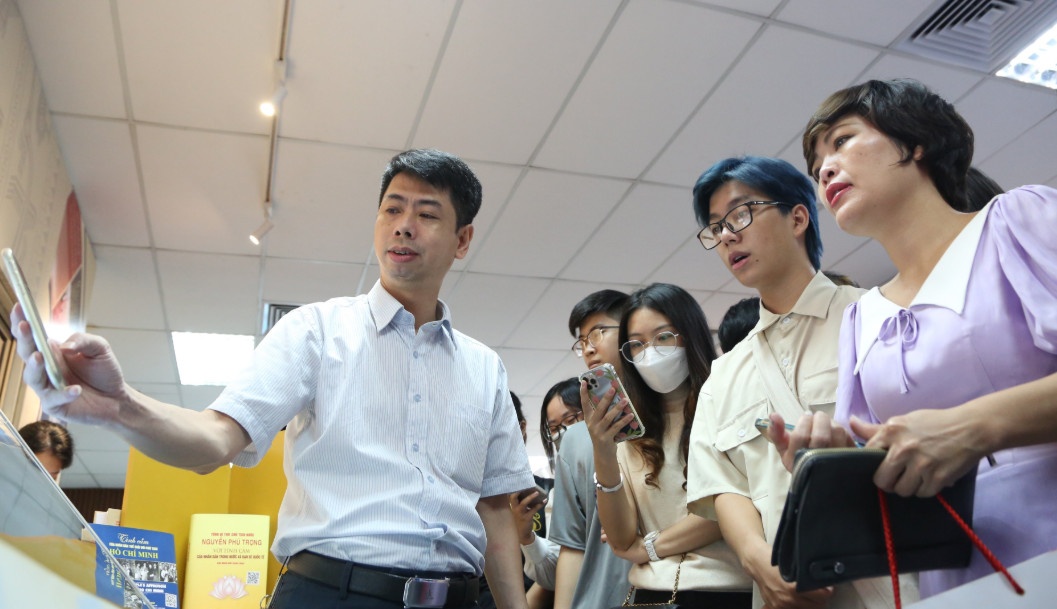 Cung cap kien thuc ve chuyen doi so hinh anh