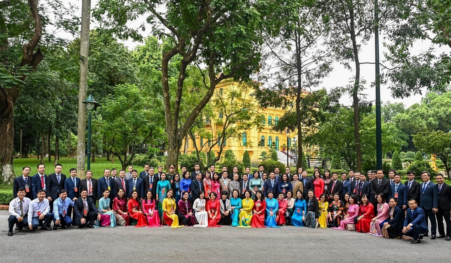 Nguoi lam xuat ban anh 10