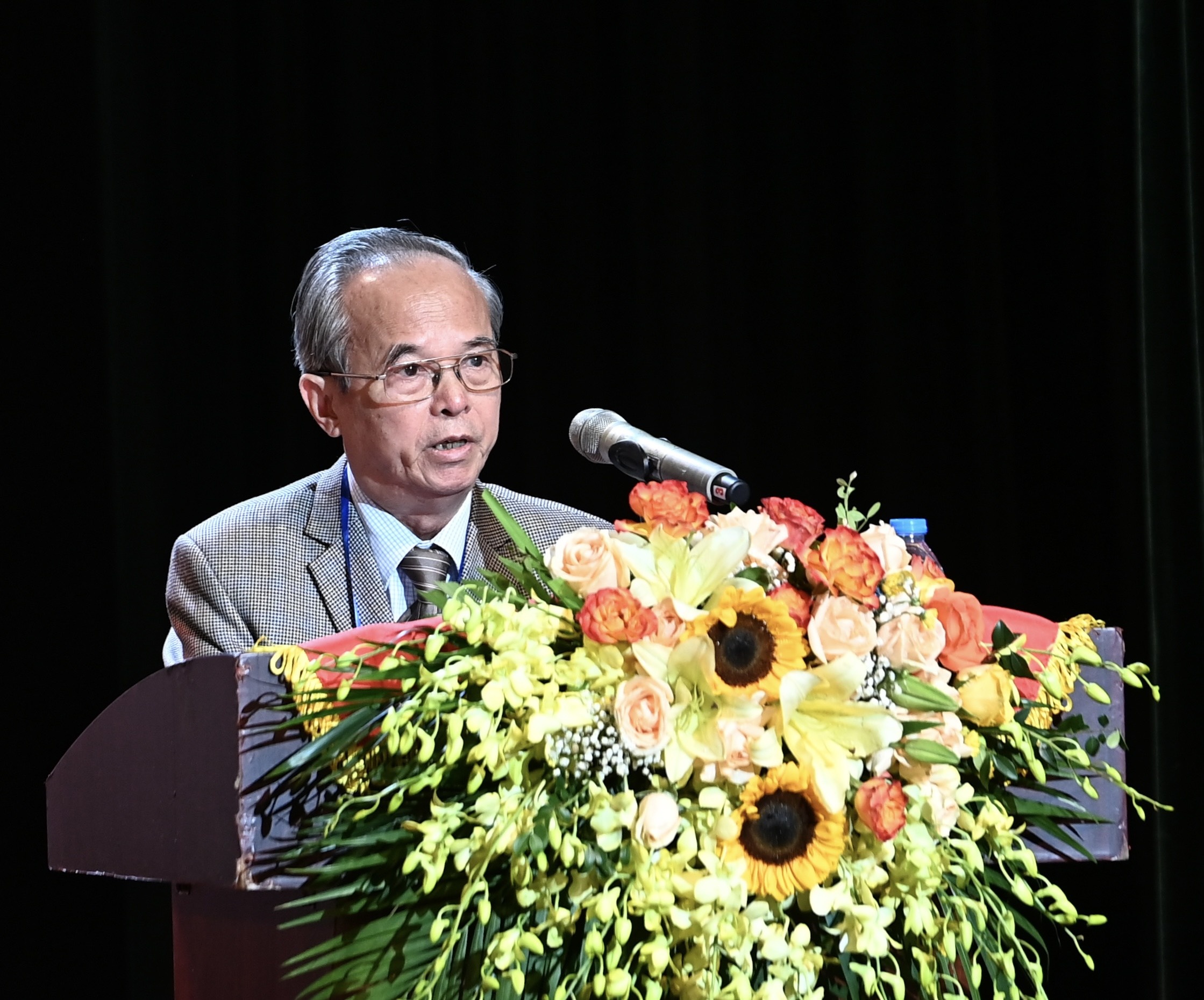 70 nam xuat ban anh 3