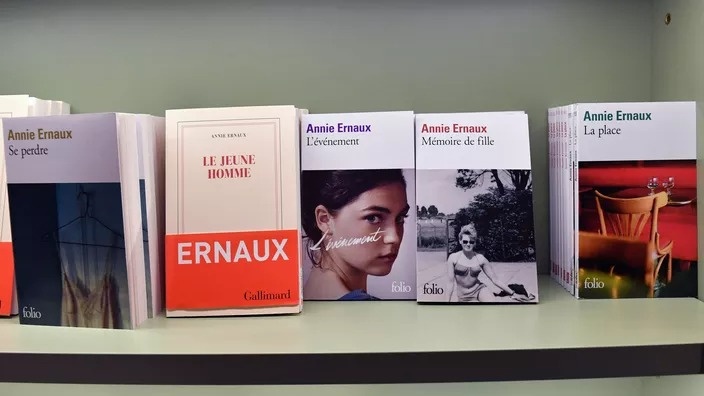 Hieu ung Nobel giup doanh thu sach tang manh hinh anh