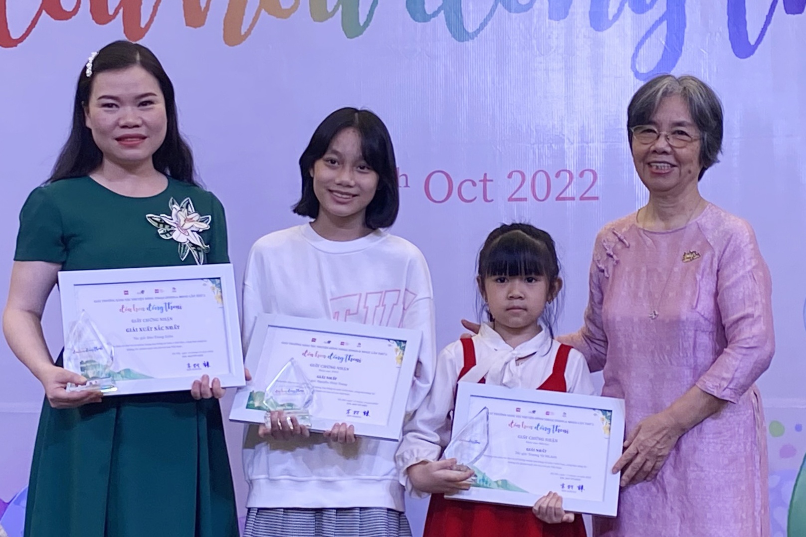 Uom mam tai nang viet cho thieu nhi hinh anh