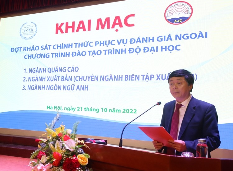 dao tao xuat ban anh 1